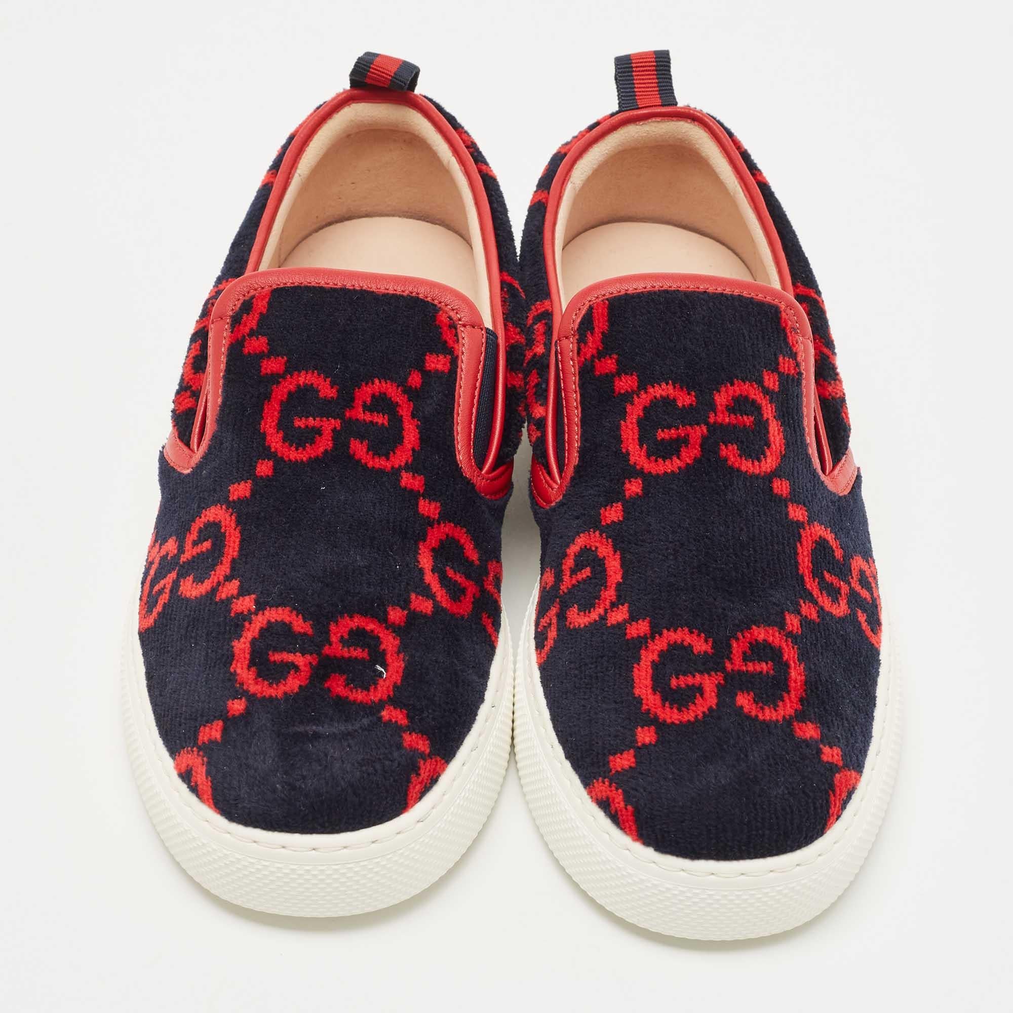 Gucci Navy Blue/Red GG Terry Fabric Slip On Sneakers Size 39.5 In New Condition In Dubai, Al Qouz 2