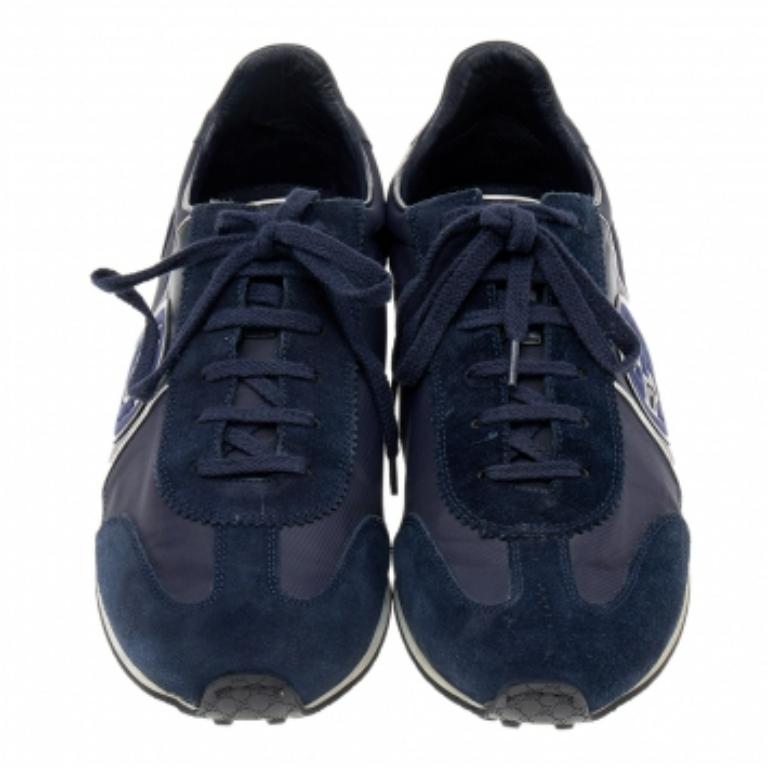 Gucci - Baskets basses en daim et nylon bleu marine, taille 42,5 Bon état - En vente à Dubai, Al Qouz 2