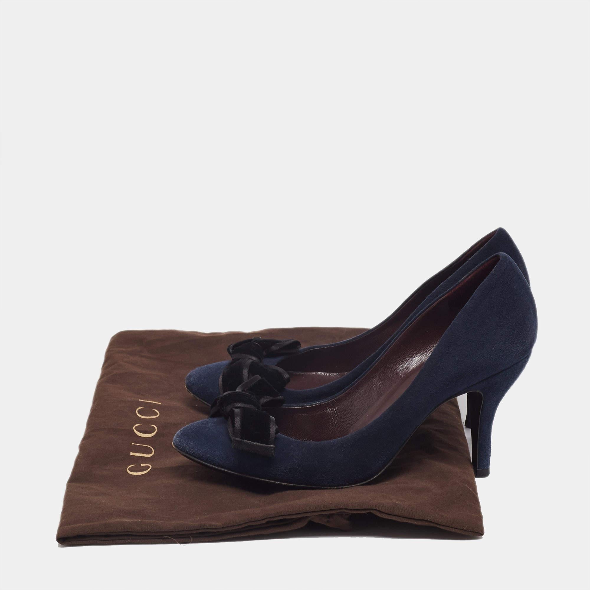 Gucci Navy Blue Suede Bow Round Toe Pumps Size 36.5 4