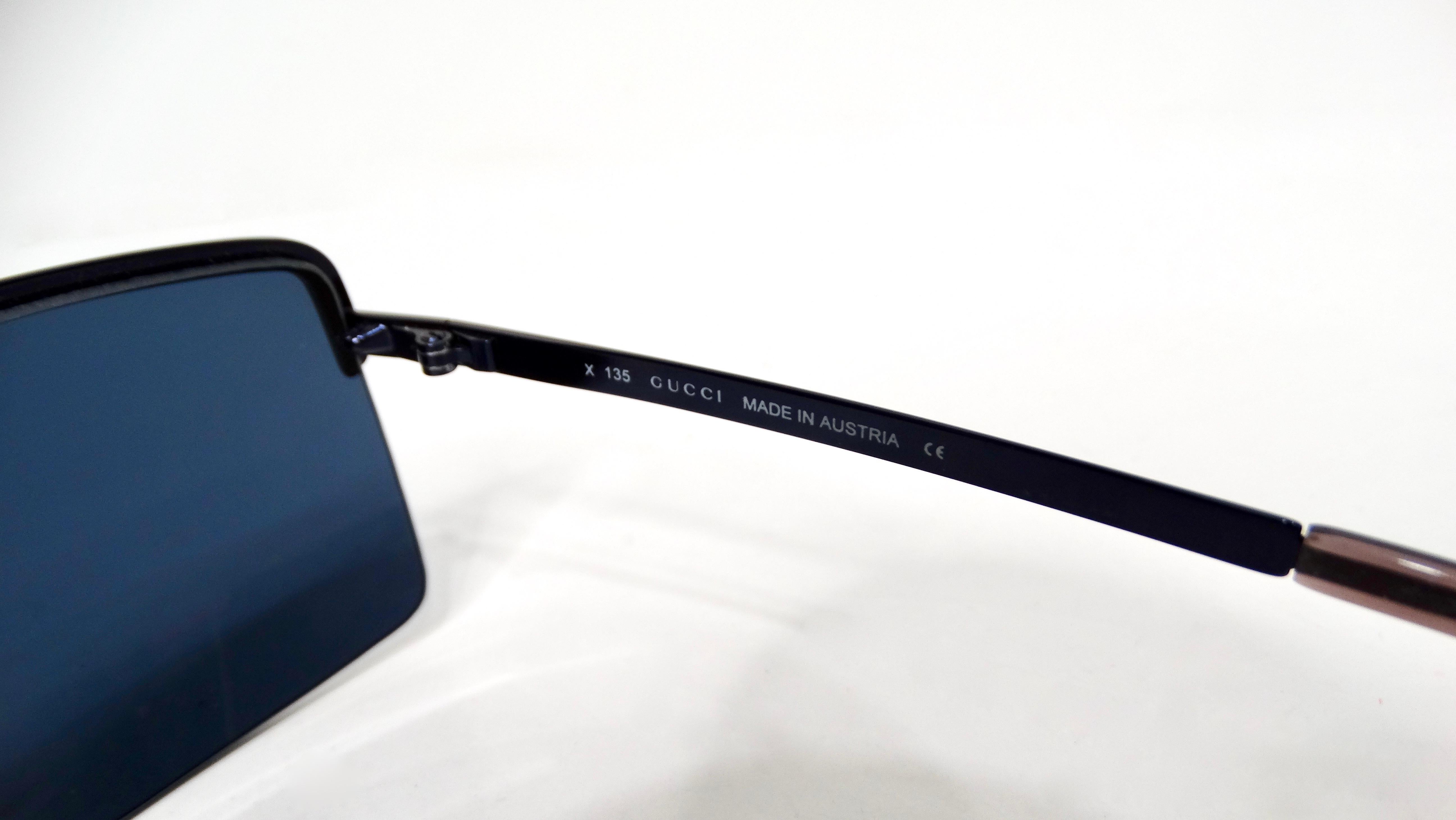 Lunettes de soleil Gucci bleu marine teintées à monture métallique rectangulaire circa Y2K en vente 2