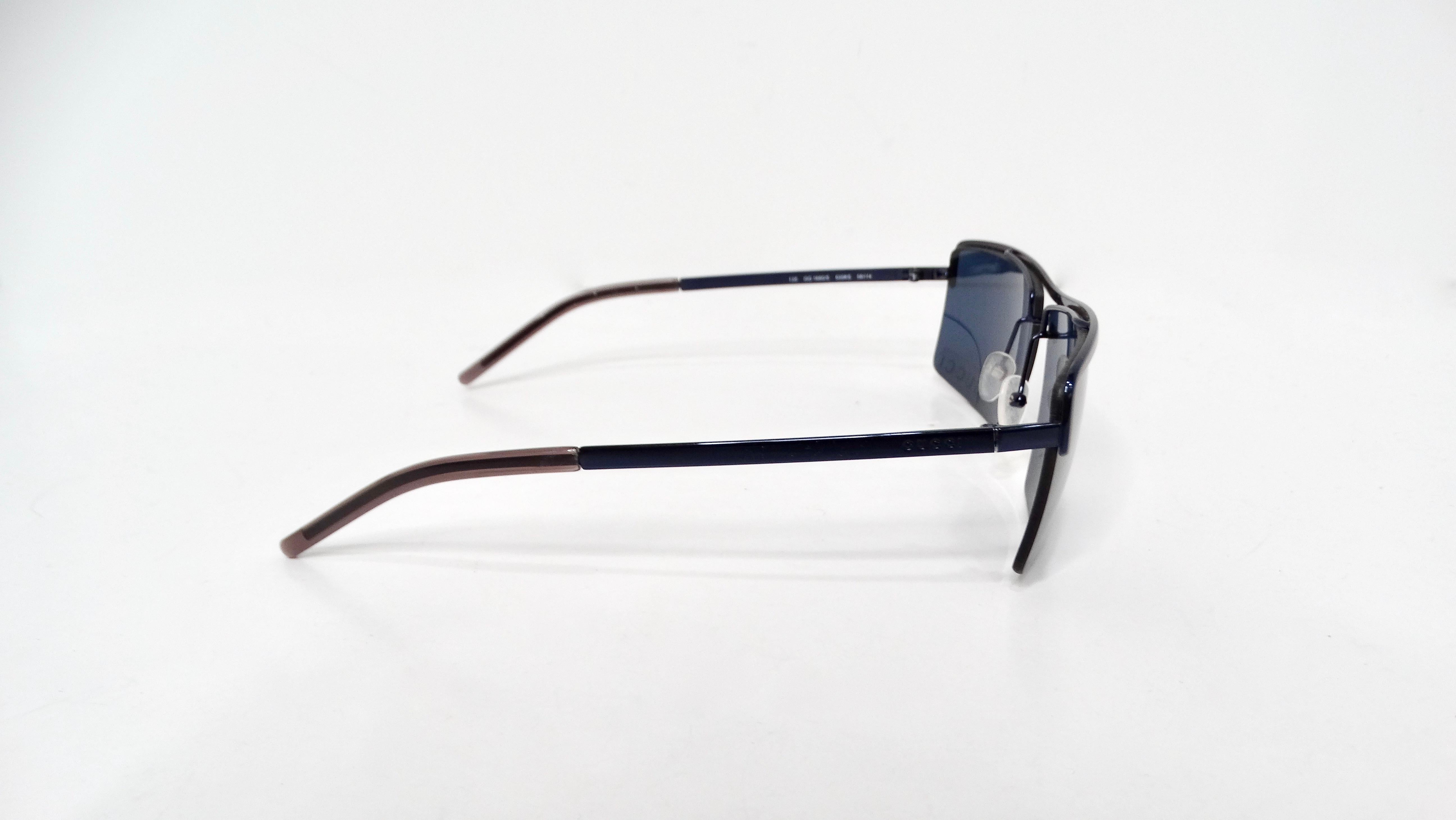 Lunettes de soleil Gucci bleu marine teintées à monture métallique rectangulaire circa Y2K en vente 3