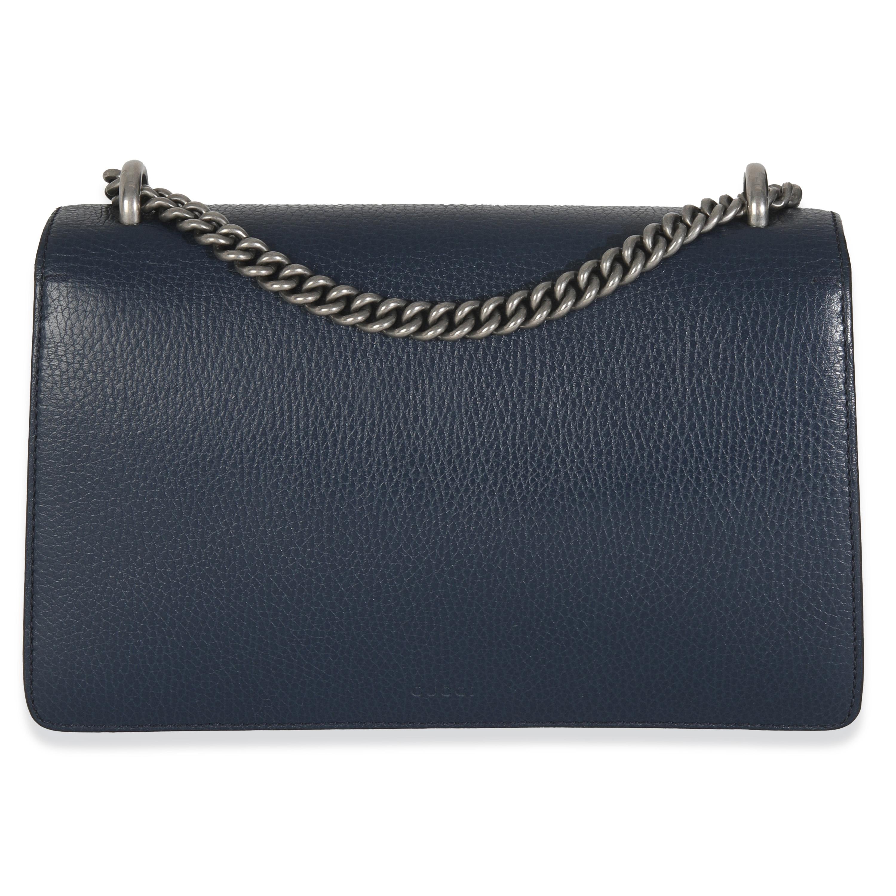 Auflistung Titel: Gucci Navy Dollar Kalbsleder Medium Dionysus Tasche
SKU: 146449
Zustand: Gebraucht 
Beschreibung des Zustands: Die Dionysus Crossbody Bag von Gucci, die 2015 die Modewelt im Sturm eroberte, wurde nach dem griechischen Gott des