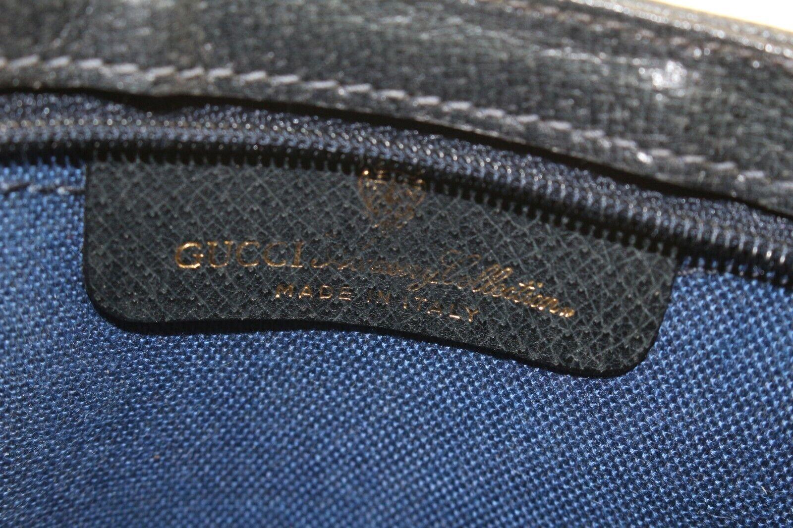 Gucci Navy Supreme - Pochette à fermeture éclair GG 1G525C Bon état - En vente à Dix hills, NY