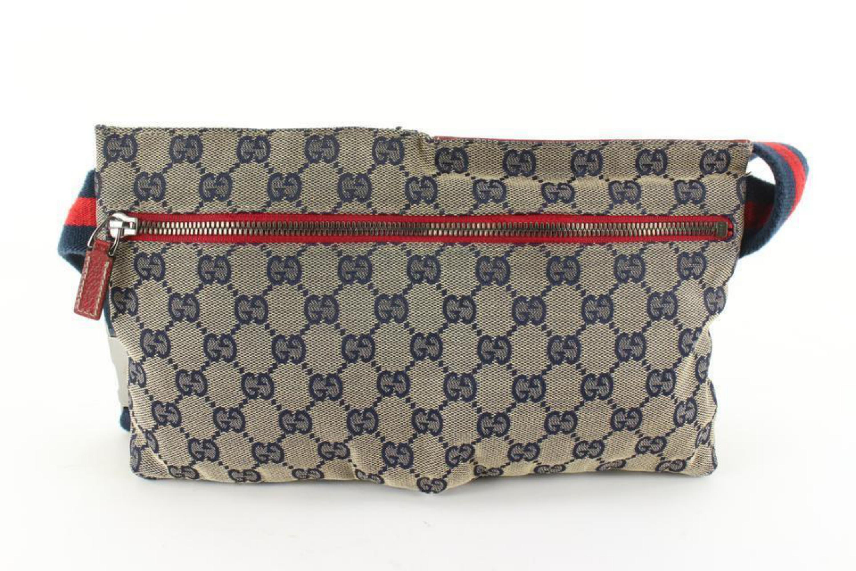 Gucci Navy x Red Monogram GG Belt Bag 25G26a In Good Condition For Sale In Dix hills, NY