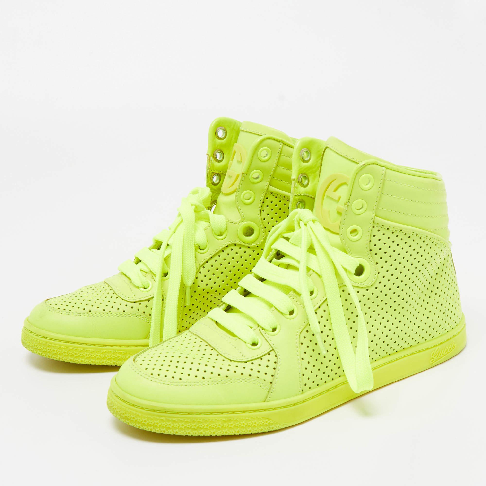 Coming in a classic silhouette, these designer sneakers are a seamless combination of luxury, comfort, and style. These sneakers are finished with signature details and comfortable insoles.