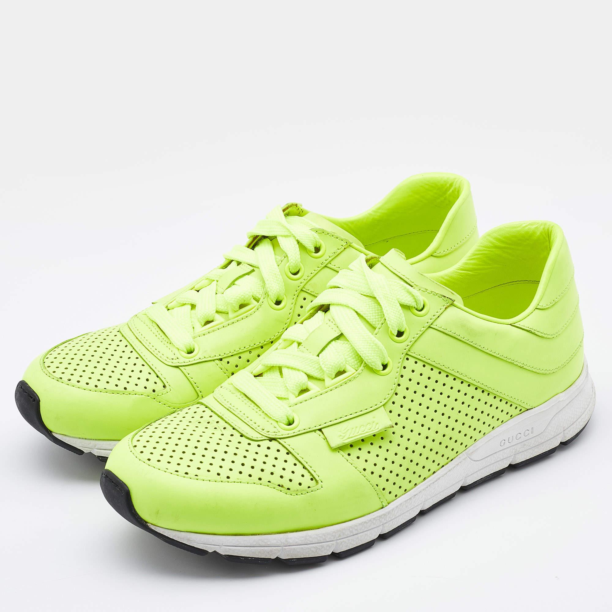 Gucci Neon Green Perforated Leather Lace Up Sneakers Size 38 In Good Condition For Sale In Dubai, Al Qouz 2