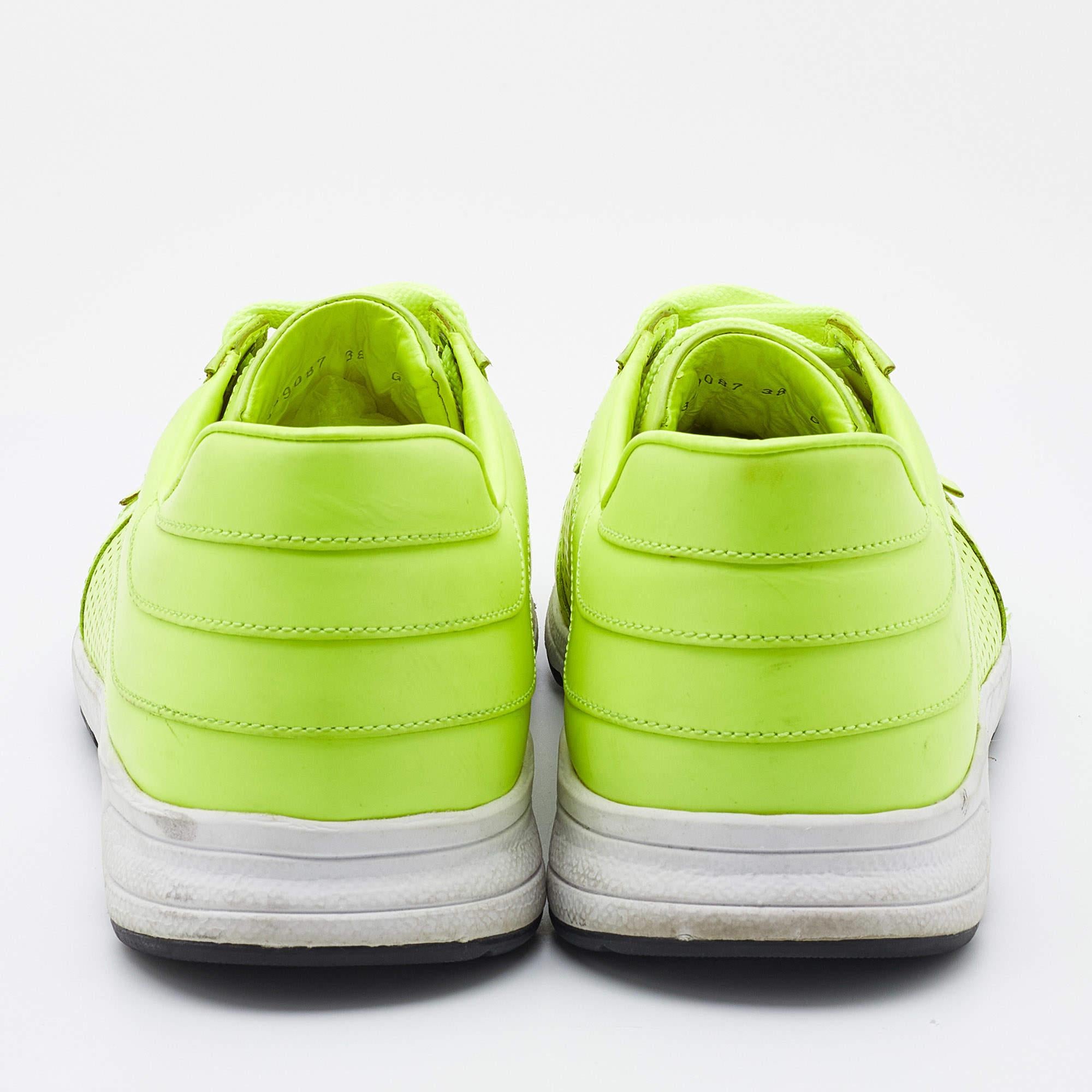 Women's Gucci Neon Green Perforated Leather Lace Up Sneakers Size 38 For Sale