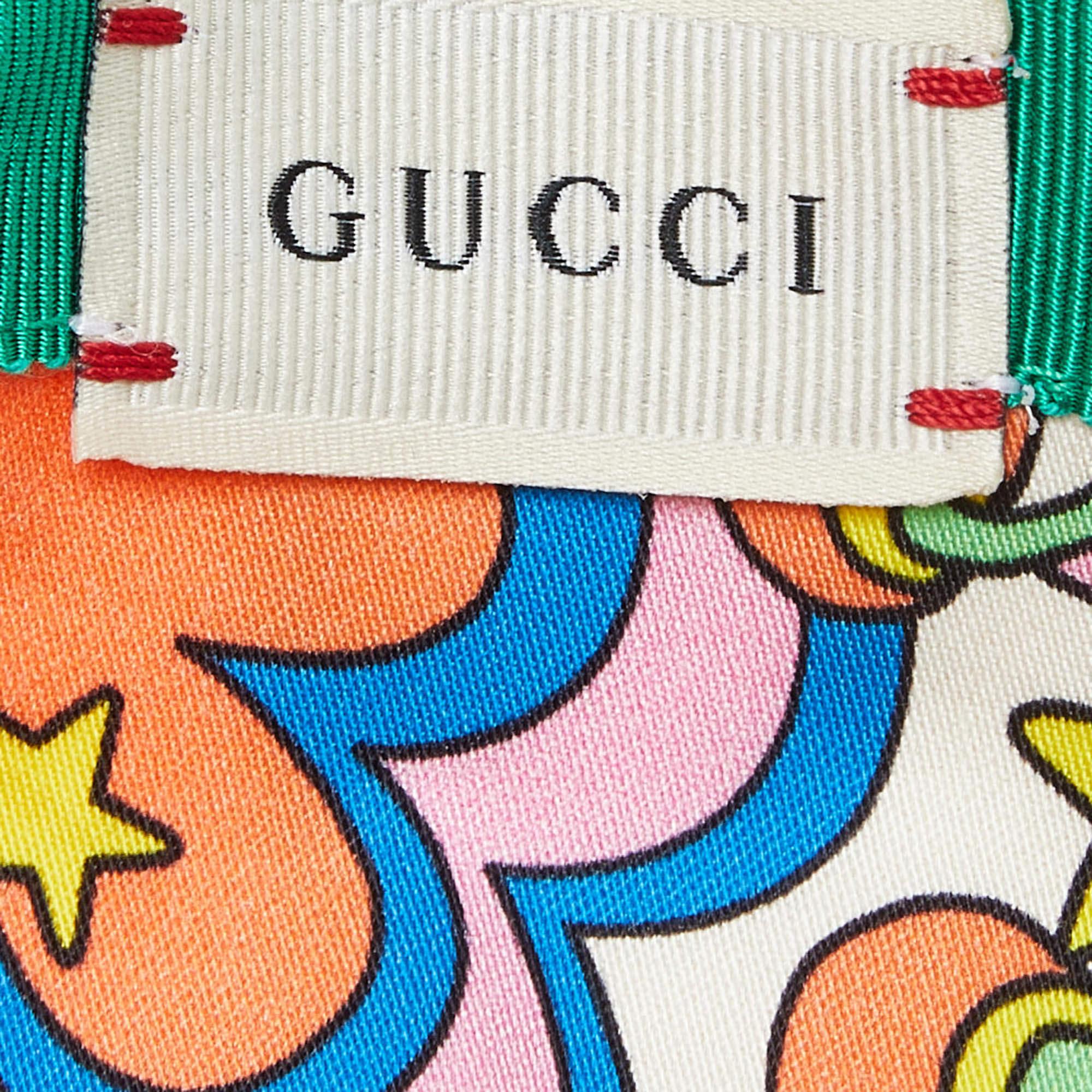 Caps sind ein ideales Style-Statement zu lässigen Outfits. Dieses Gucci-Teil ist aus hochwertigen MATERIALEN gefertigt und weist charakteristische Elemente auf. Dieses Stück wird Ihre Cap-Sammlung sinnvoll ergänzen.

Enthält: Original-Staubbeutel,