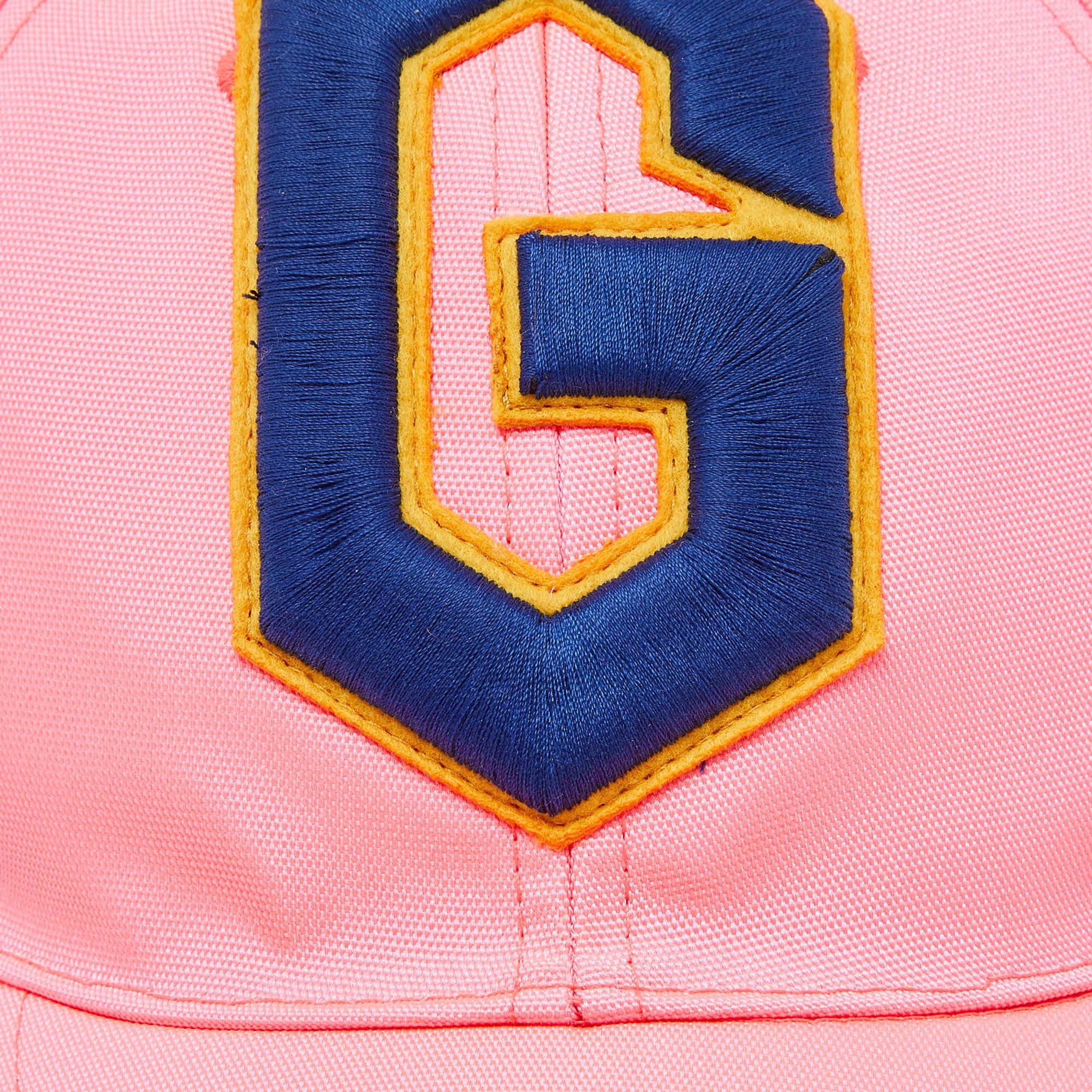 Gucci Baseballkappe mit Totenkopf-Patchdetail in Neonrosa, L Damen im Angebot