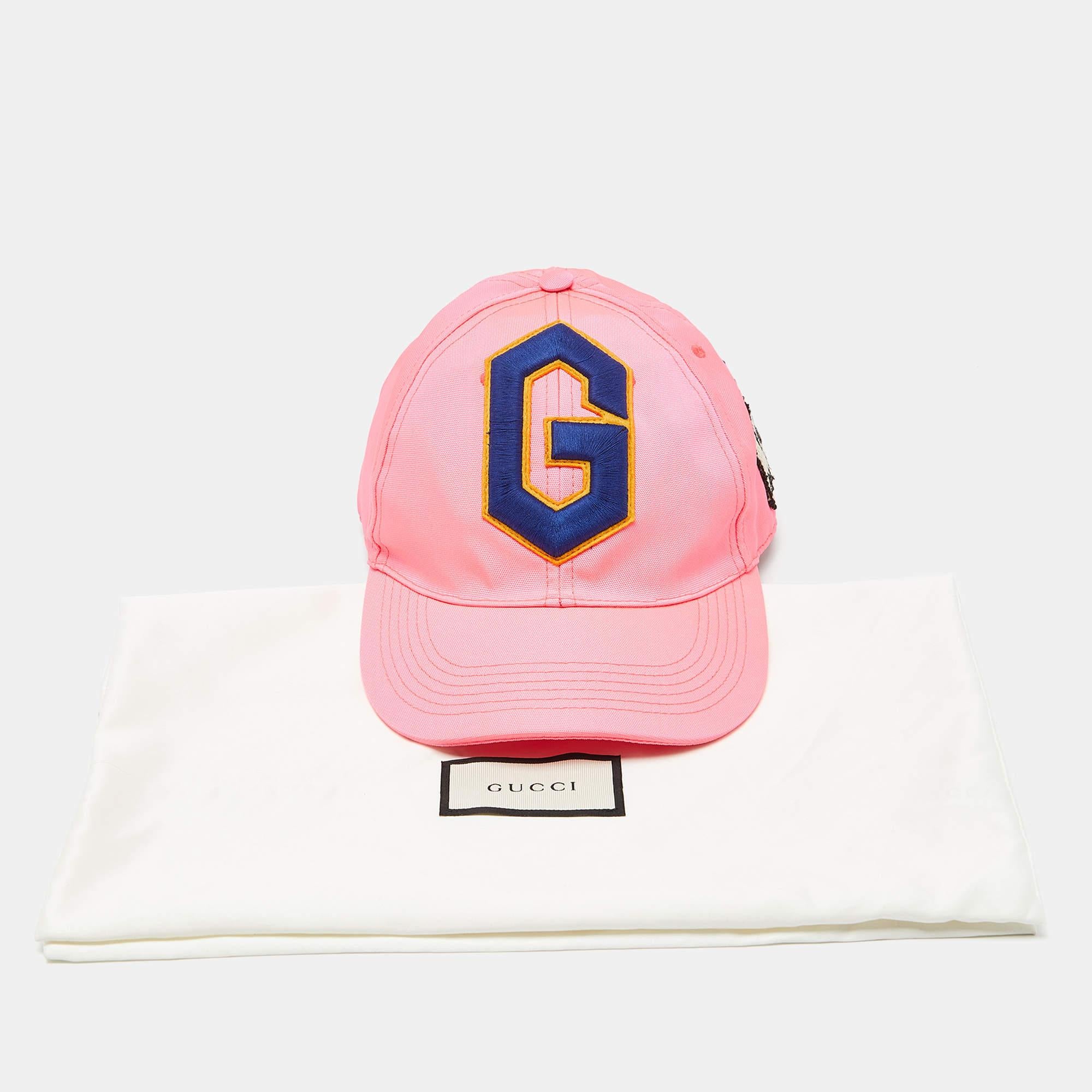 Gucci Baseballkappe mit Totenkopf-Patchdetail in Neonrosa, L im Angebot 2