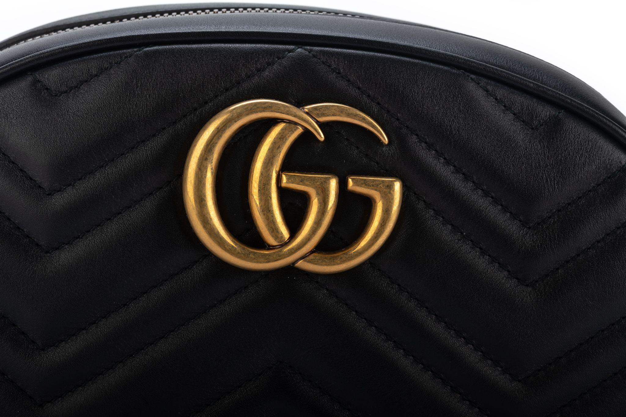 Gucci New Black Gold Marmont Fanny Pack In New Condition For Sale In West Hollywood, CA