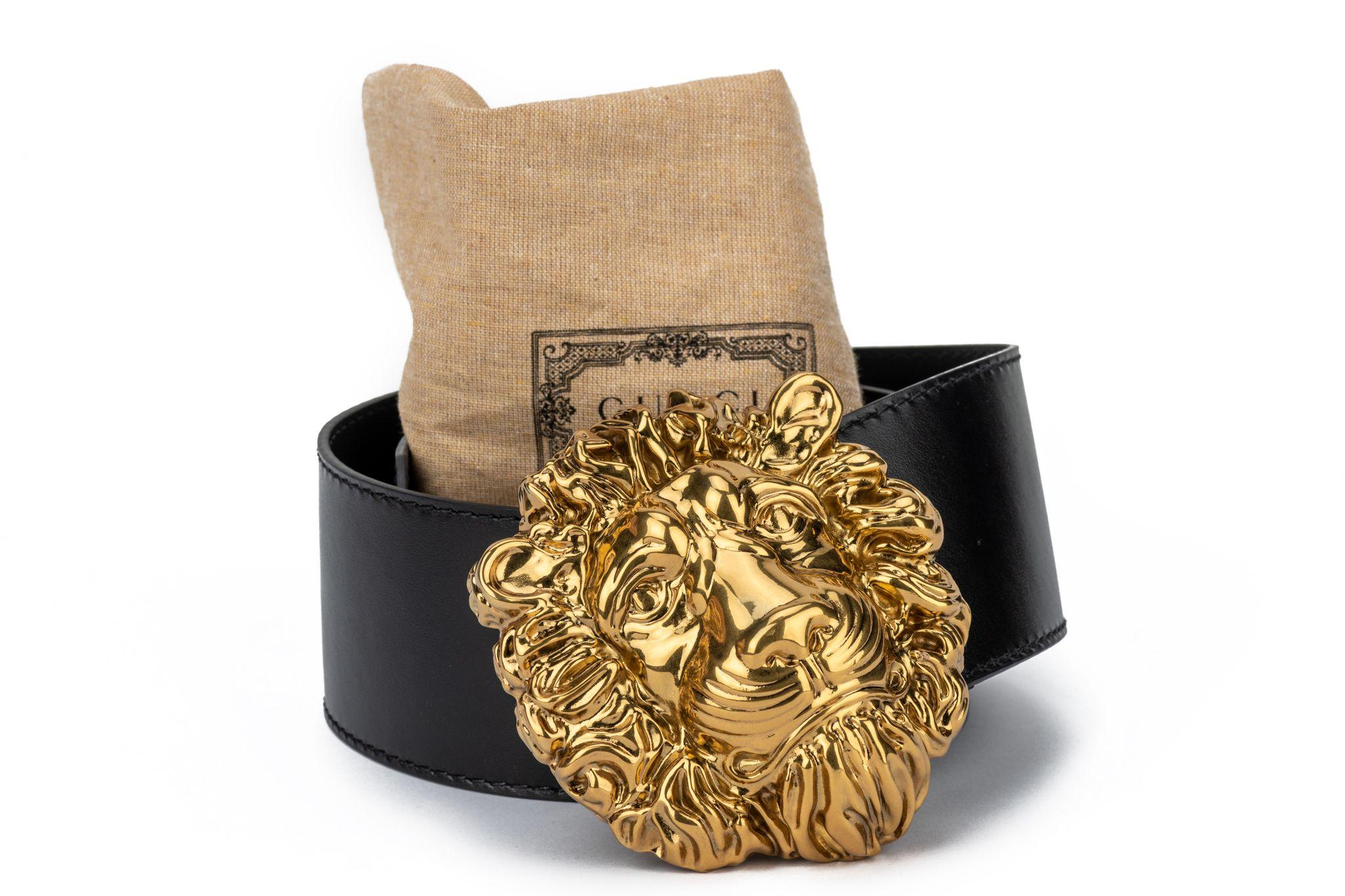 Gucci New Black Leather Lion Buckle Belt In New Condition For Sale In West Hollywood, CA