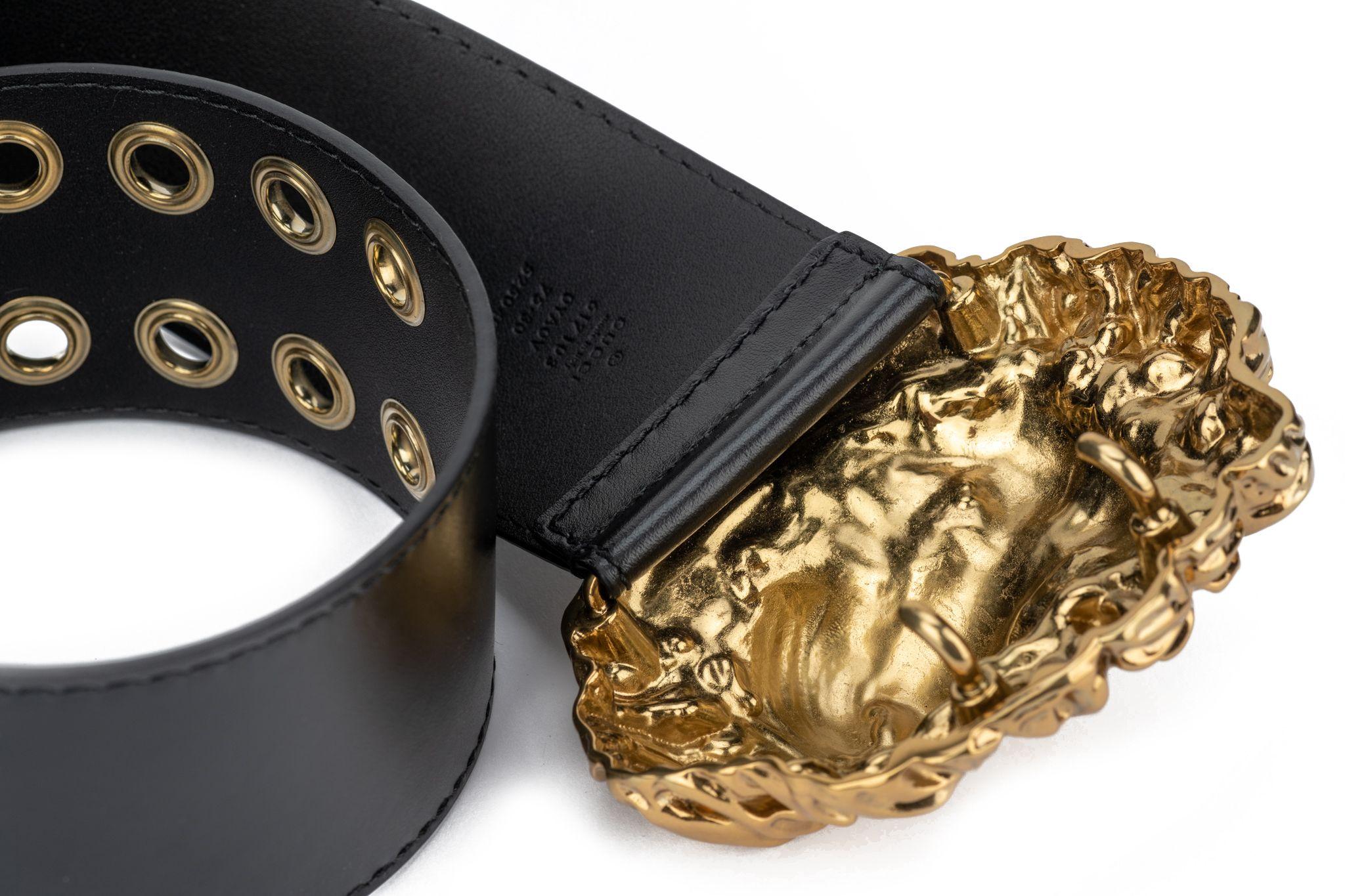 Gucci New Black Leather Lion Buckle Belt For Sale 2