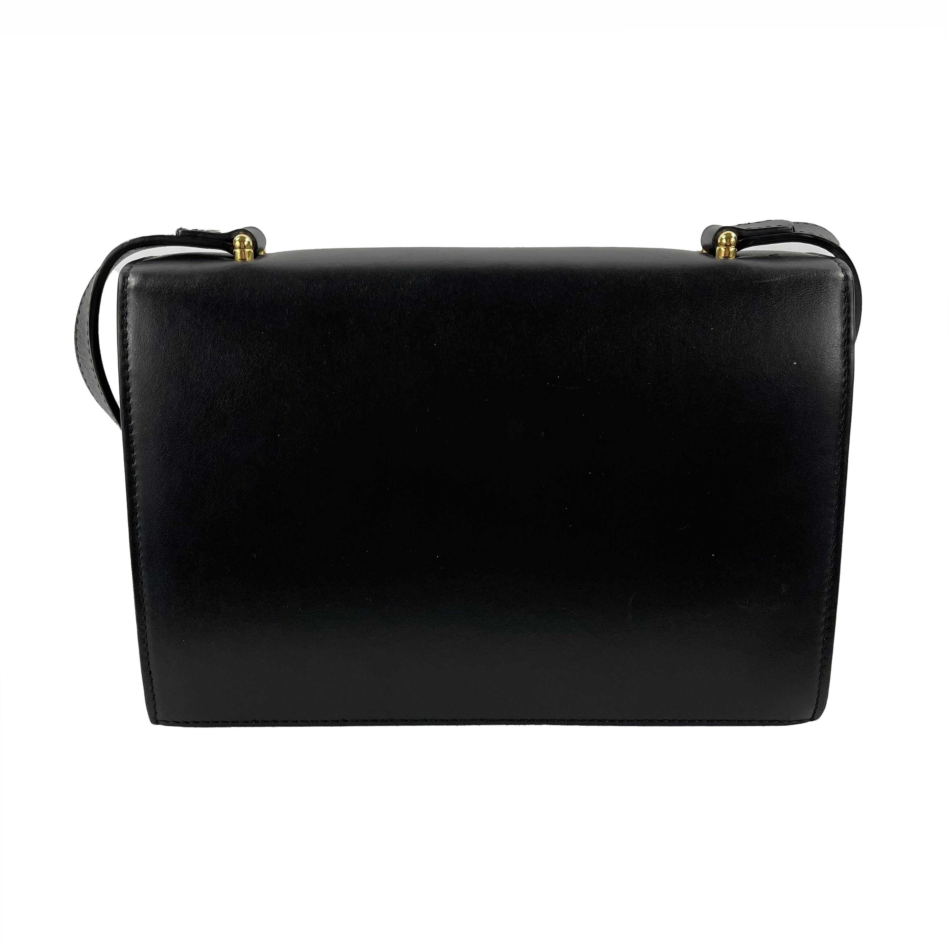 GUCCI - NEW Black / Silver-tone Calfskin Zumi Crossbody - Fold over Flap Bag

Description

This Gucci Zumi Shoulder bag is crafted of smooth calfskin leather in black and features a fold-over top flap with squeeze lock clasp closure in a silver and