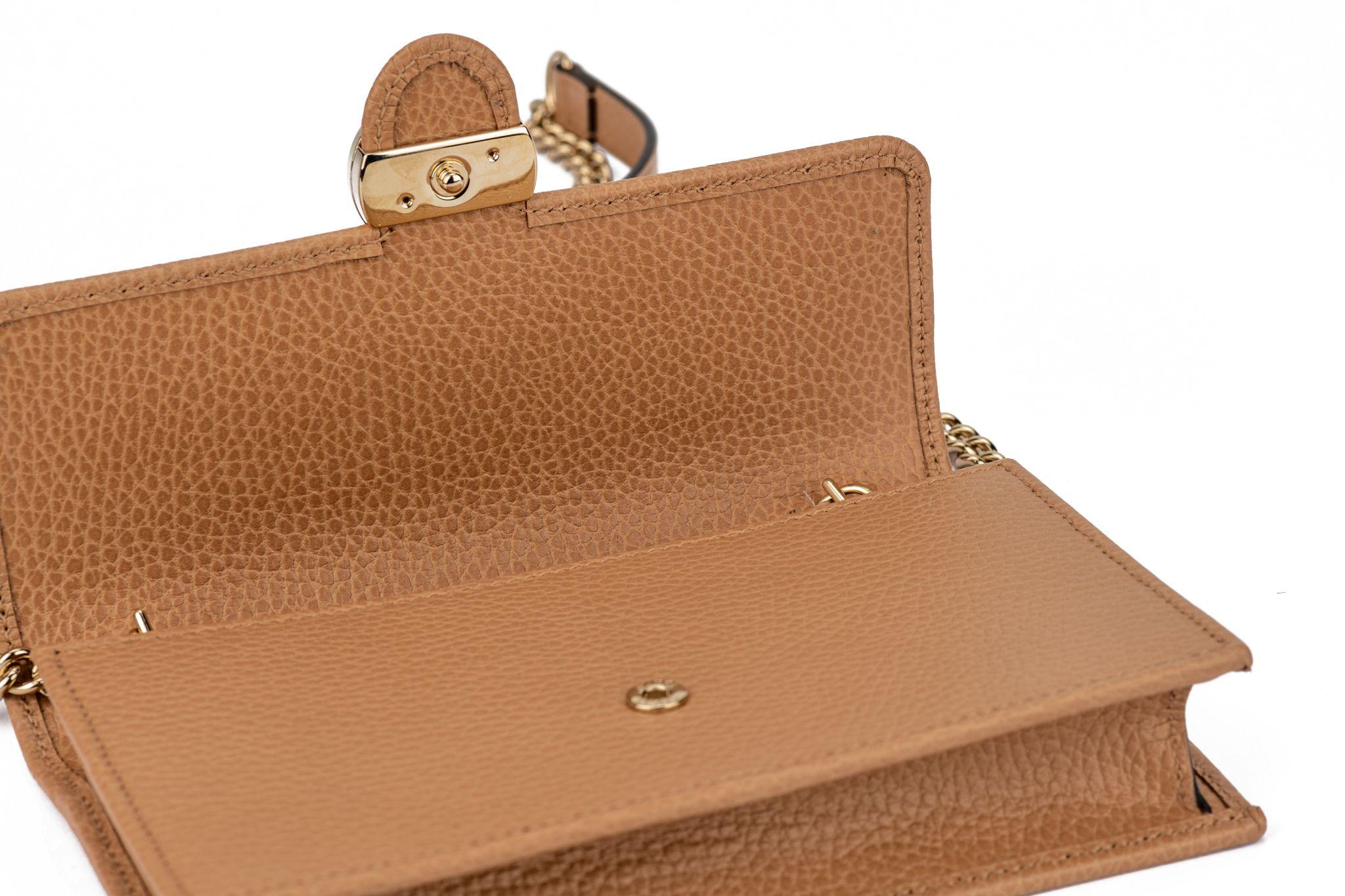 Gucci New Camel Leather Cross Body/Clutch Bag In New Condition For Sale In West Hollywood, CA