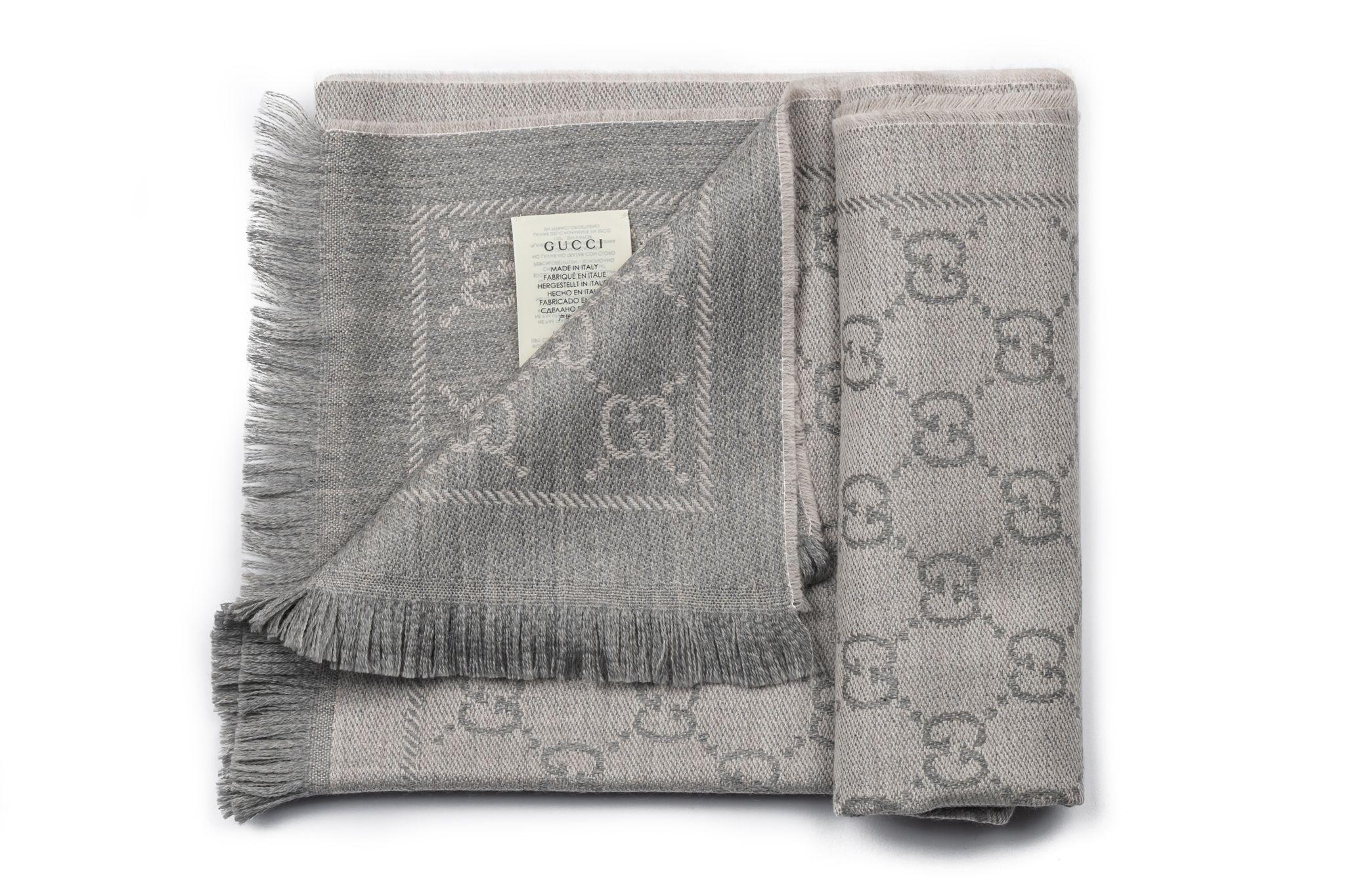 Gucci New Monogram Grey Shawl In New Condition For Sale In West Hollywood, CA
