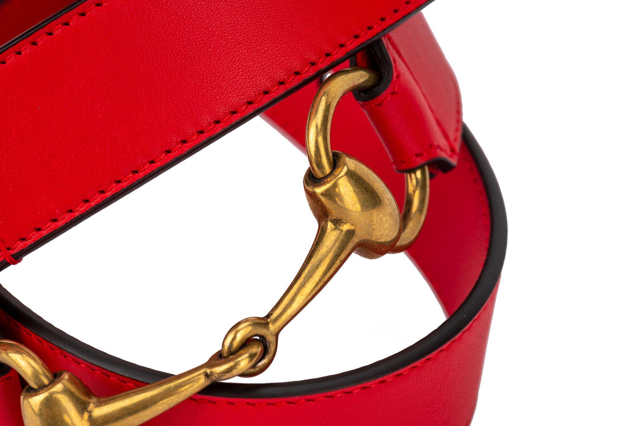 Donna Gucci Cintura media con punta di cavallo rosso &New 100 in vendita