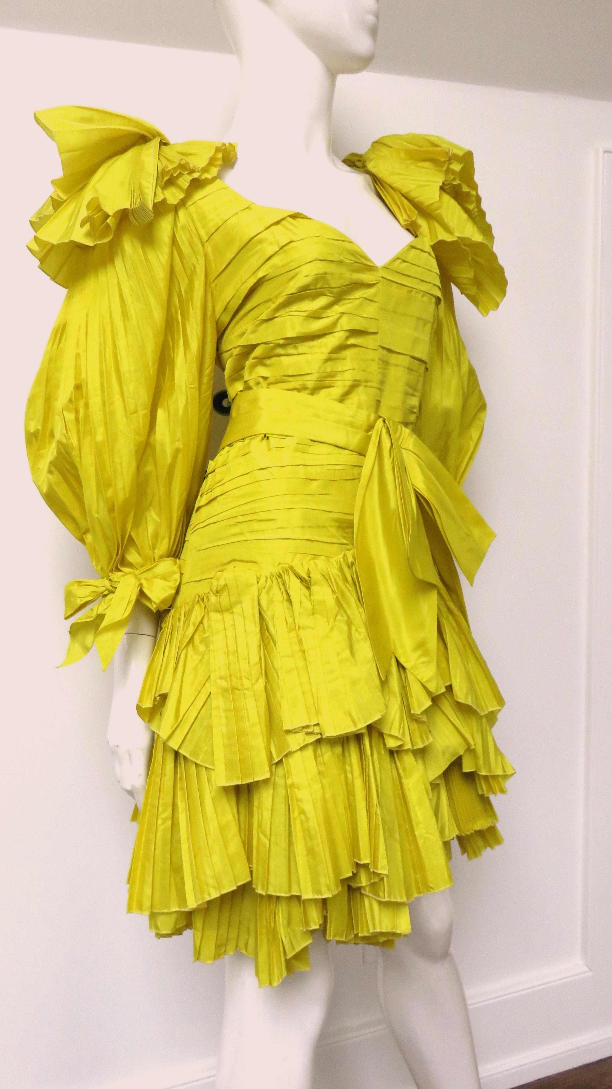 Gucci Nuevo Vestido de Seda con Volantes S/S 2018 en venta 5