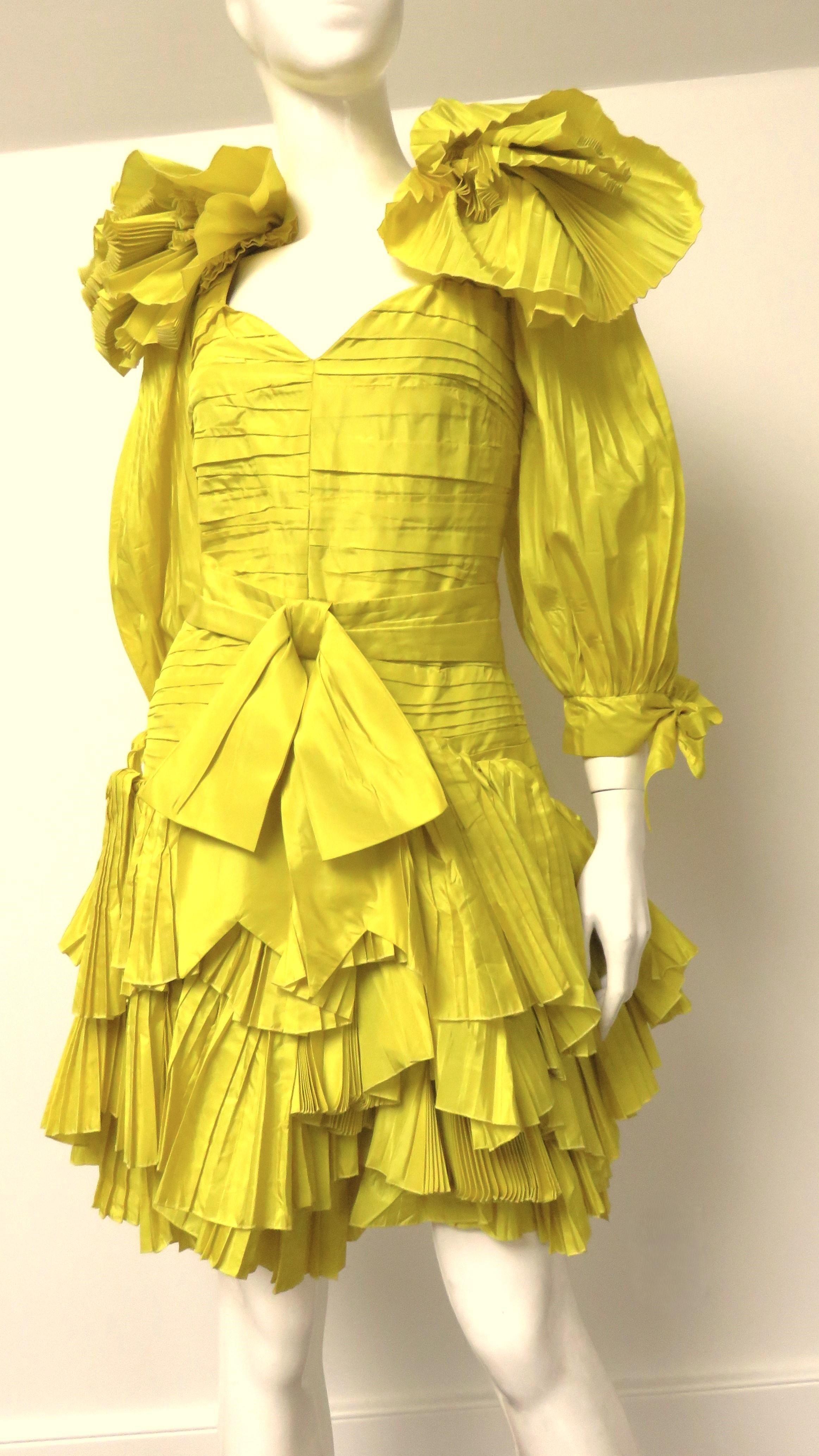 Gucci Nuevo Vestido de Seda con Volantes S/S 2018 en venta 2