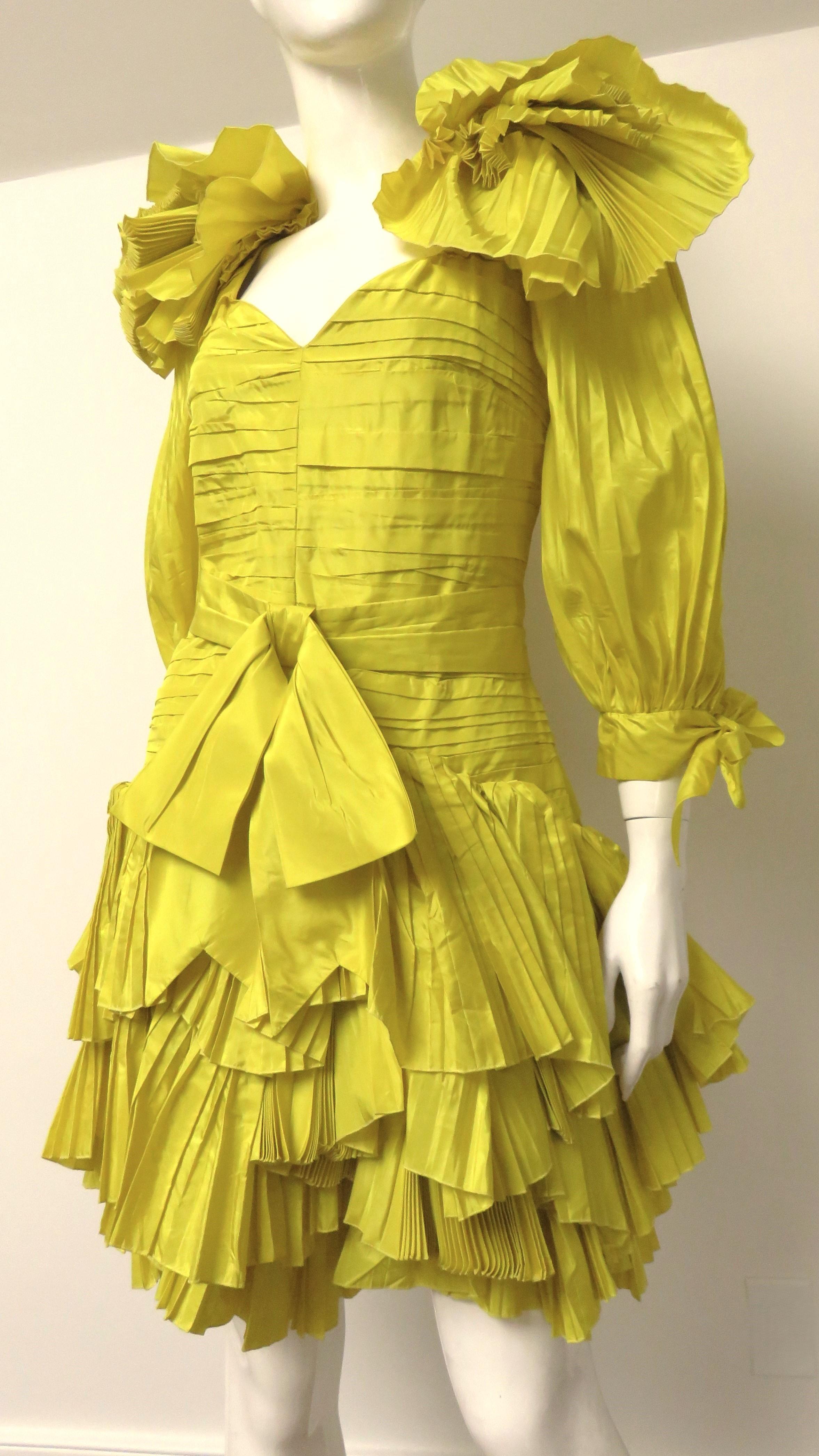 Gucci Nuevo Vestido de Seda con Volantes S/S 2018 en venta 3