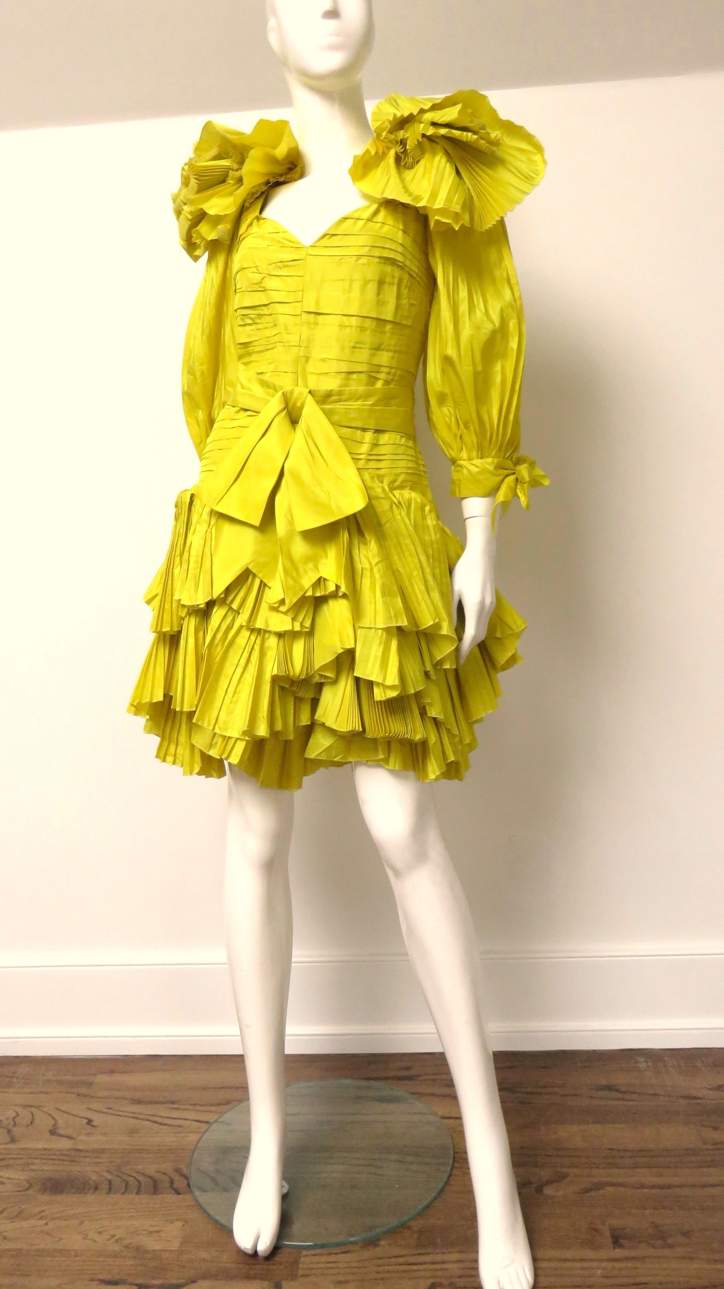 Gucci Nuevo Vestido de Seda con Volantes S/S 2018 en venta 4