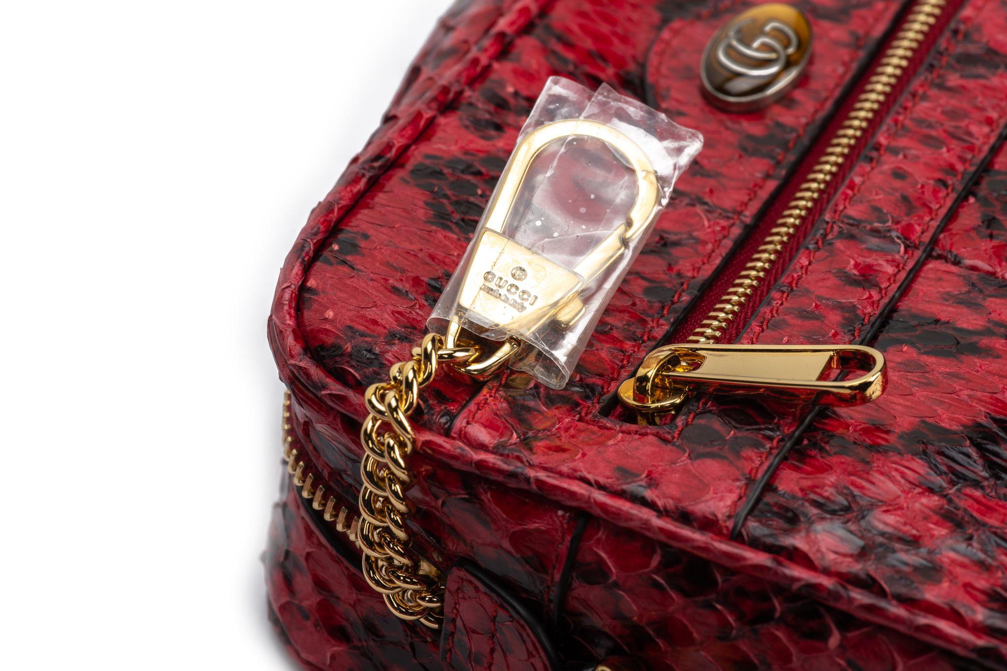 Gucci NIB Red Water snake Crossbody For Sale 3