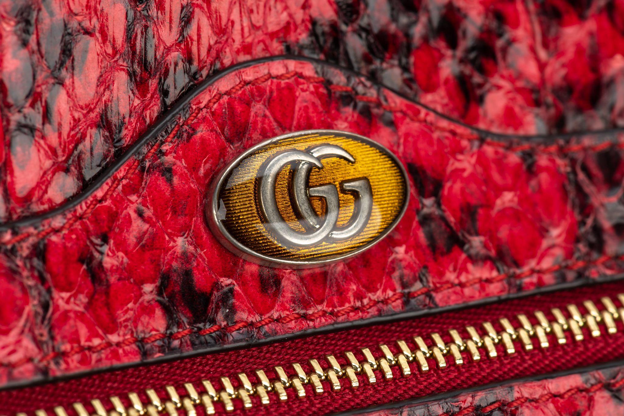 Gucci NIB Roter Wasserschlangen-Umhängetasche im Angebot 5