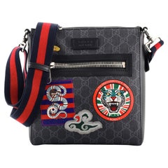 Gucci Night Courrier Messenger GG aus beschichtetem Segeltuch mit  Reißverschluss und Applique bei 1stDibs