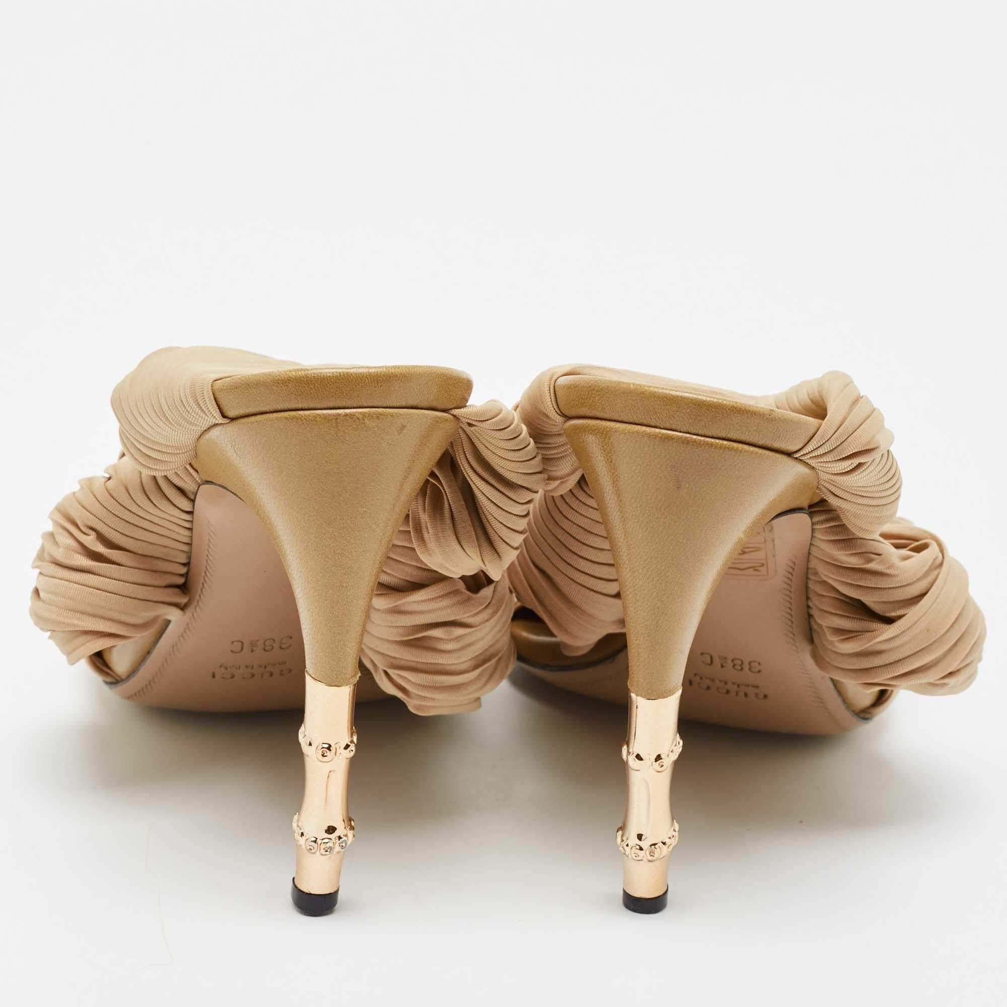 Gucci Nude Fabric Pleated Strap Bamboo Heel Mule Sandals Size 38.5 In Good Condition In Dubai, Al Qouz 2