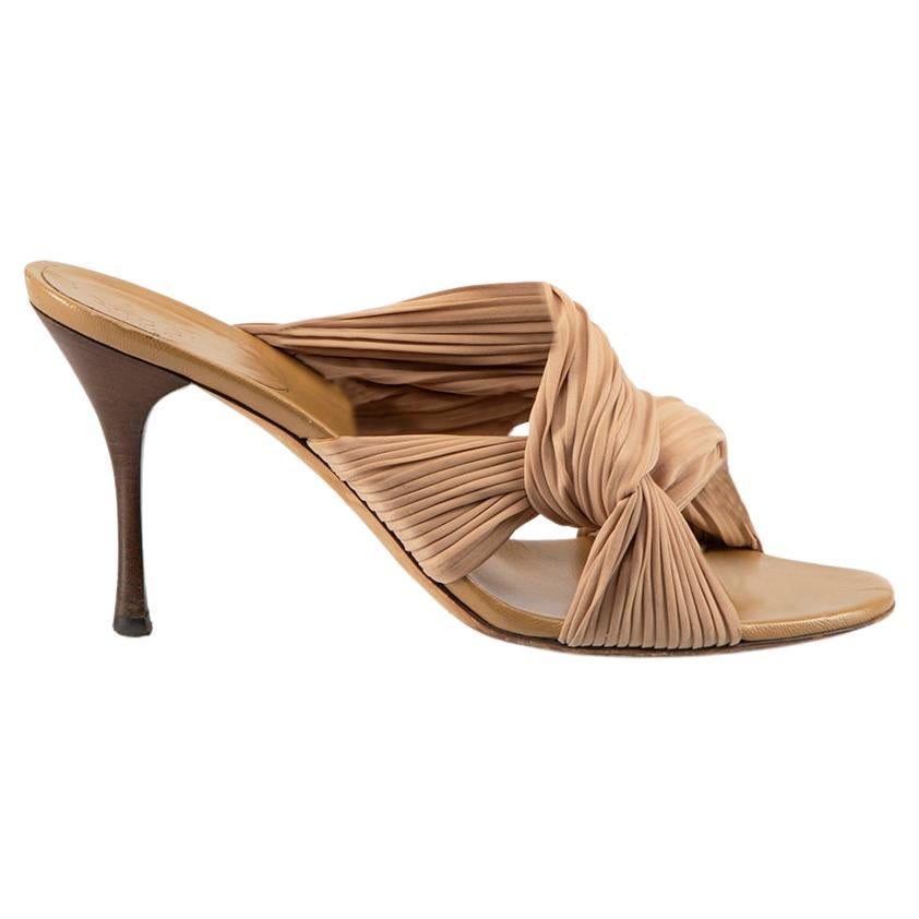 Gucci Nude Silk Plisse Strap Sandals Size IT 39 For Sale