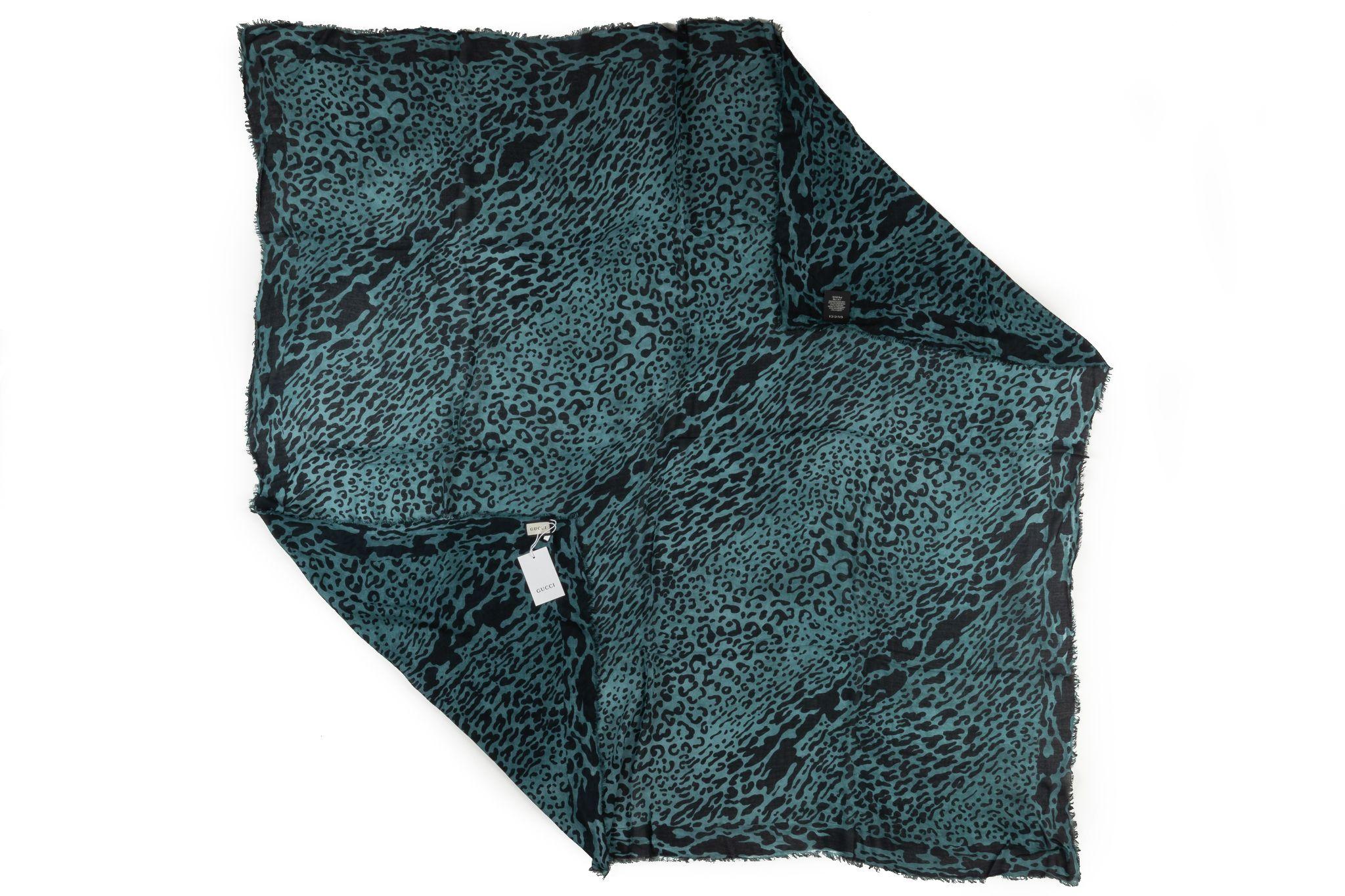 Gucci NWT Teal Black Cheetah Print Shawl In New Condition For Sale In West Hollywood, CA