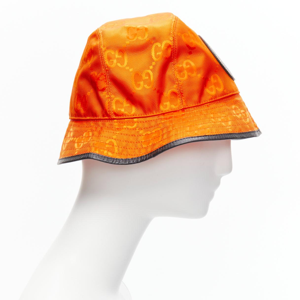 GUCCI Off The Grid orange GG monogram leather trim bucket hat M In Excellent Condition For Sale In Hong Kong, NT