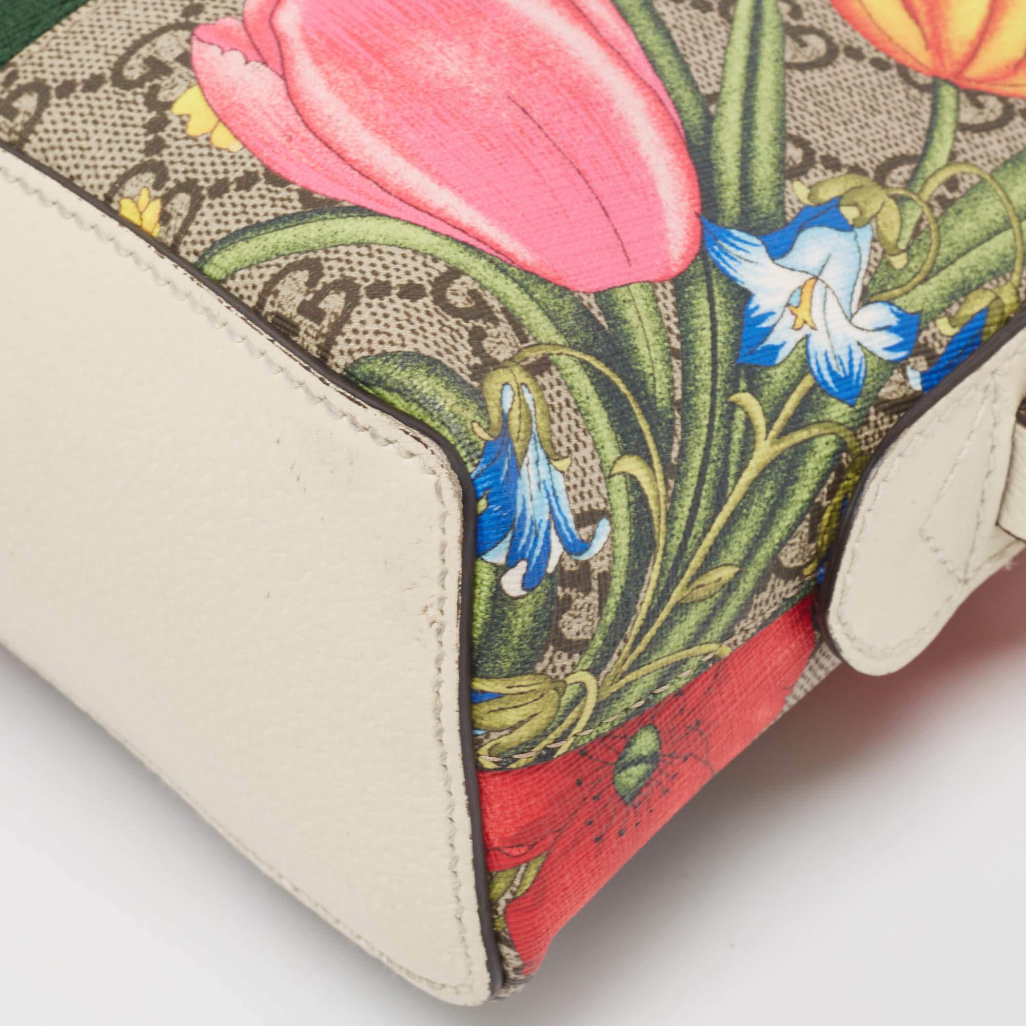 Gucci Off White/Beige GG Supreme Canvas Small Floral Ophidia Shoulder Bag In Good Condition In Dubai, Al Qouz 2