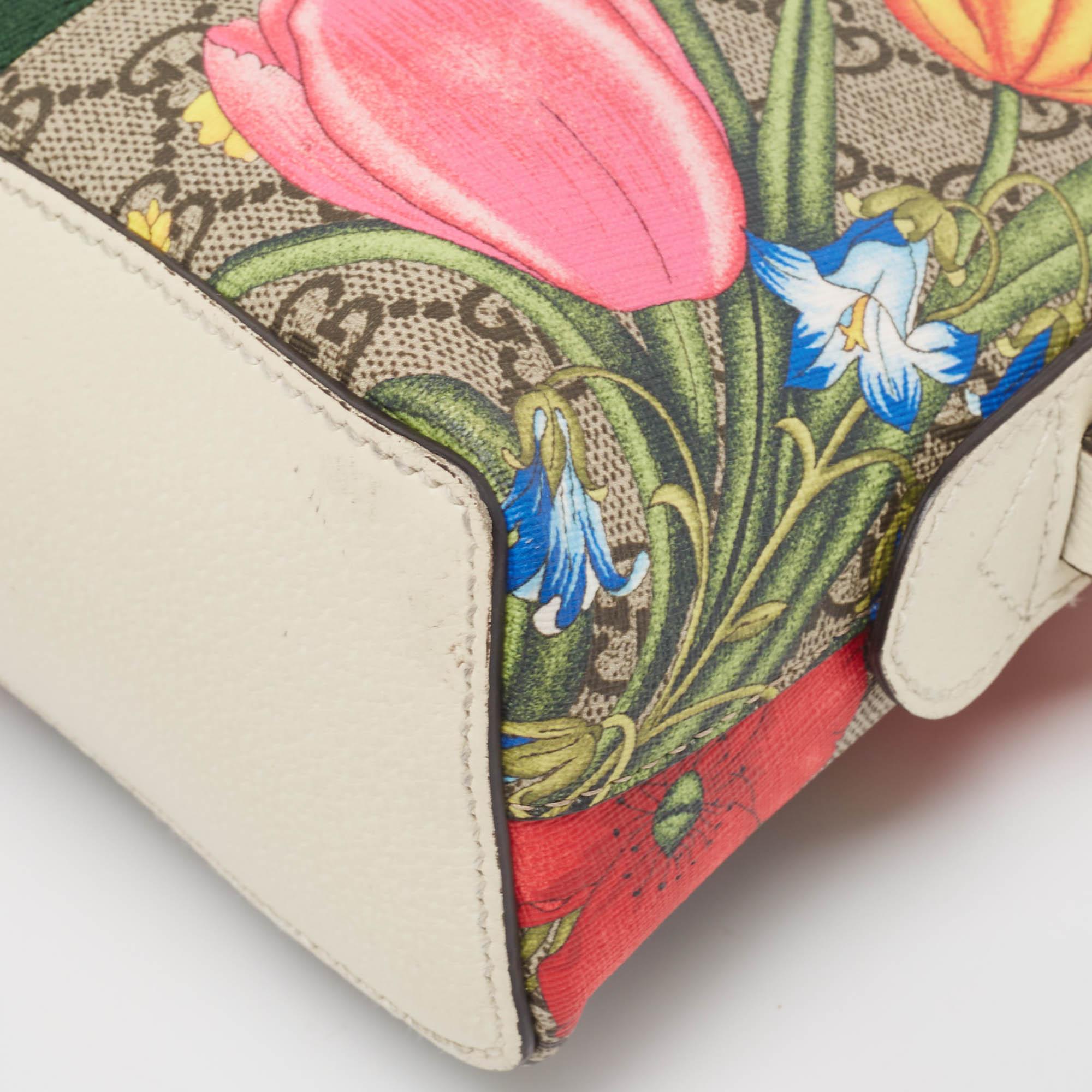 Gucci Off-White/Beige GG Supreme Canvas Small Floral Ophidia Shoulder Bag en vente 2