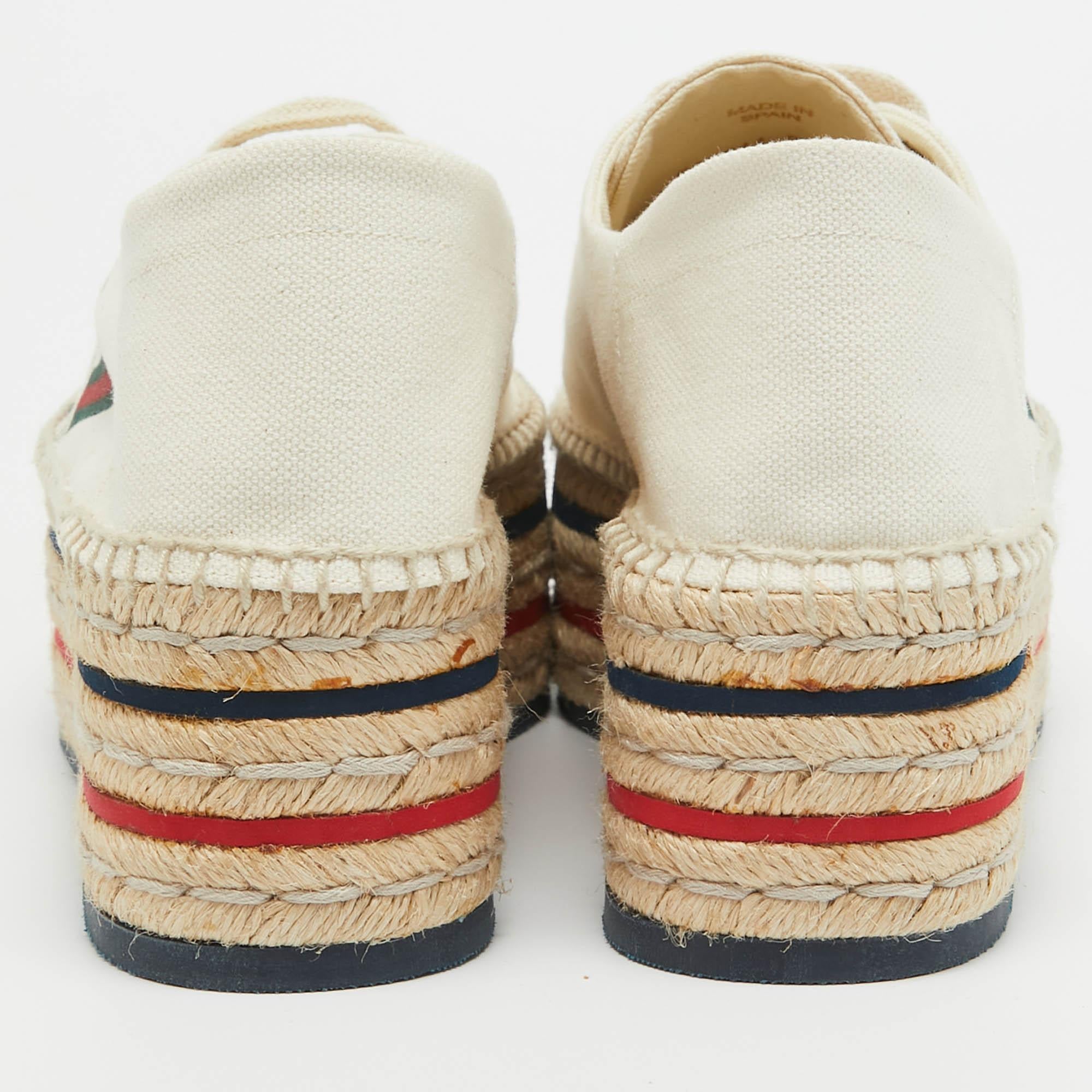 Gucci Off White Canvas logo Lilibeth Espadrille Sneakers Size 39 In Excellent Condition For Sale In Dubai, Al Qouz 2