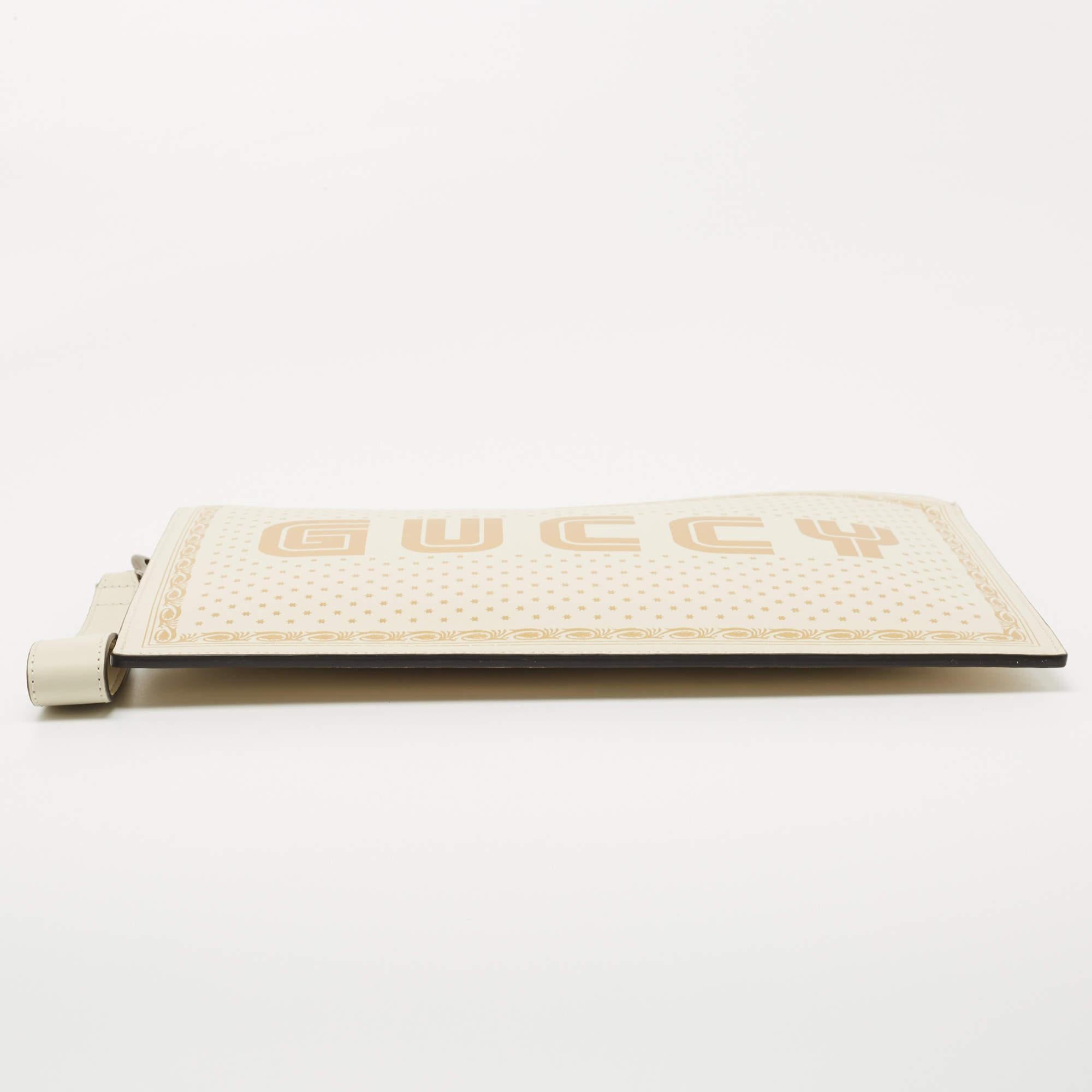 Gucci Off White/Gold Leather Guccy Zip Wristlet Pouch For Sale 3