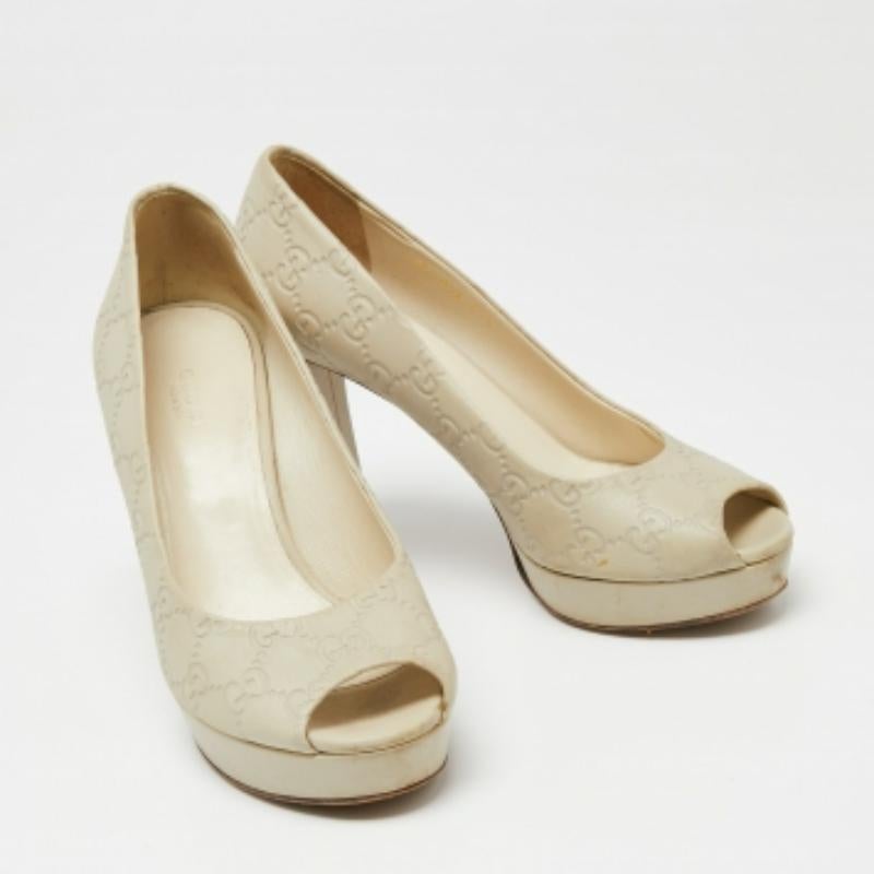 Gucci Off White Guccissima Leather Peep Toe Platform Pumps Size 37.5 Pour femmes en vente