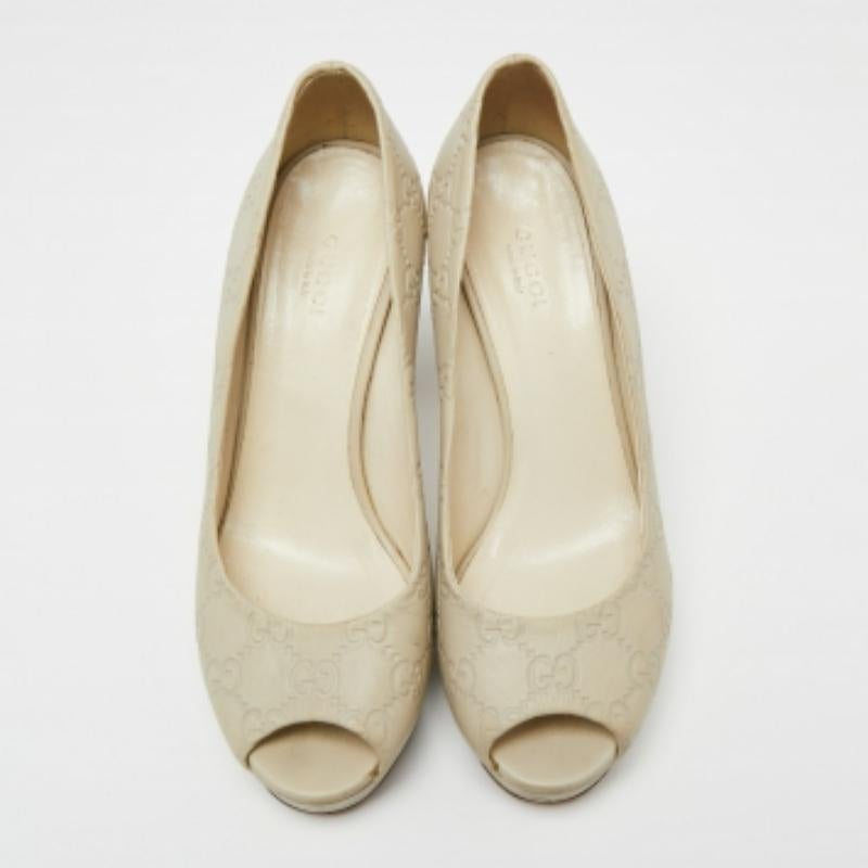Gucci Off White Guccissima Leather Peep Toe Platform Pumps Size 37.5 en vente 2