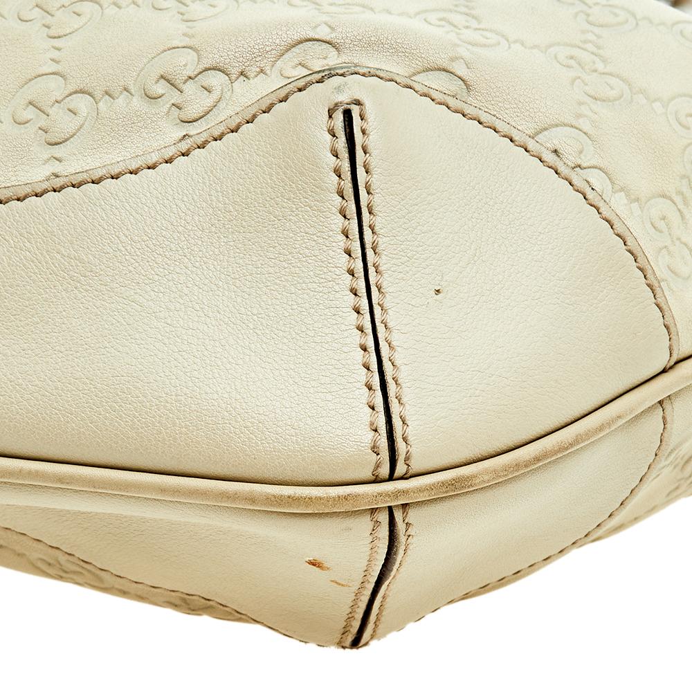 Gucci Off White Guccissima Leather Peggy Bamboo Top Handle Bag In Good Condition In Dubai, Al Qouz 2