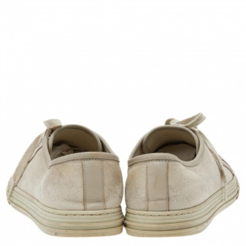 Gucci, scarpe da ginnastica basse in pelle e tela GG, bianco sporco, taglia 43 in vendita 1