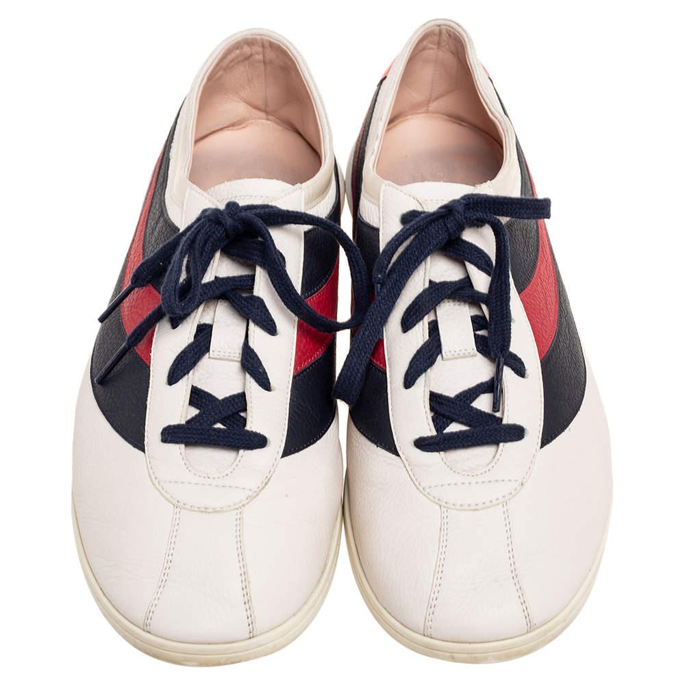 These Gucci low-top sneakers are an absolute must-have and are the perfect everyday shoes. Made from leather, the off-white pair comes with lace-ups, comfortable insoles, and tough rubber soles. Team them with any casuals for an effortlessly cool