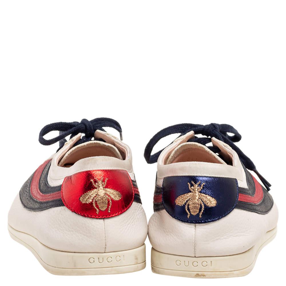 Gucci Off White Leather Flacer Web Low Top Sneakers Size 44 In Good Condition For Sale In Dubai, Al Qouz 2