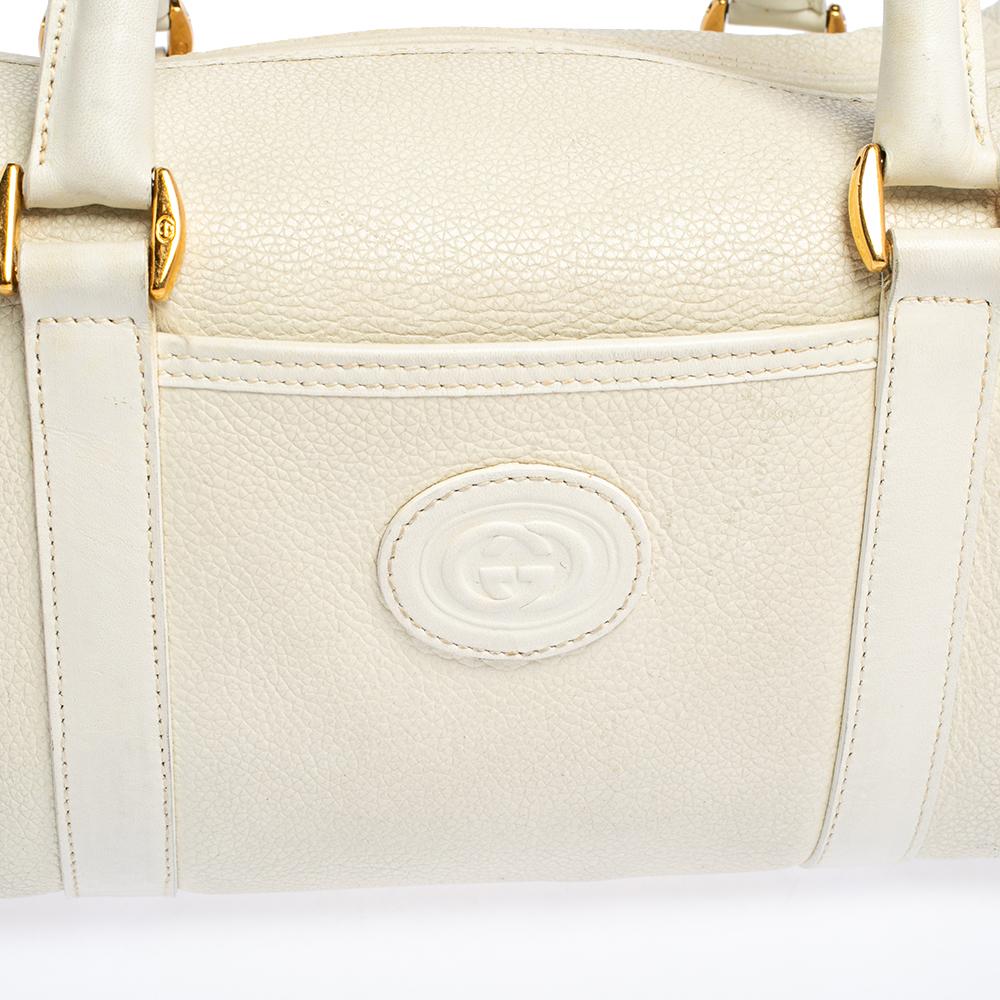 Gucci Off White Leder GG geprägte Boston Tasche 5