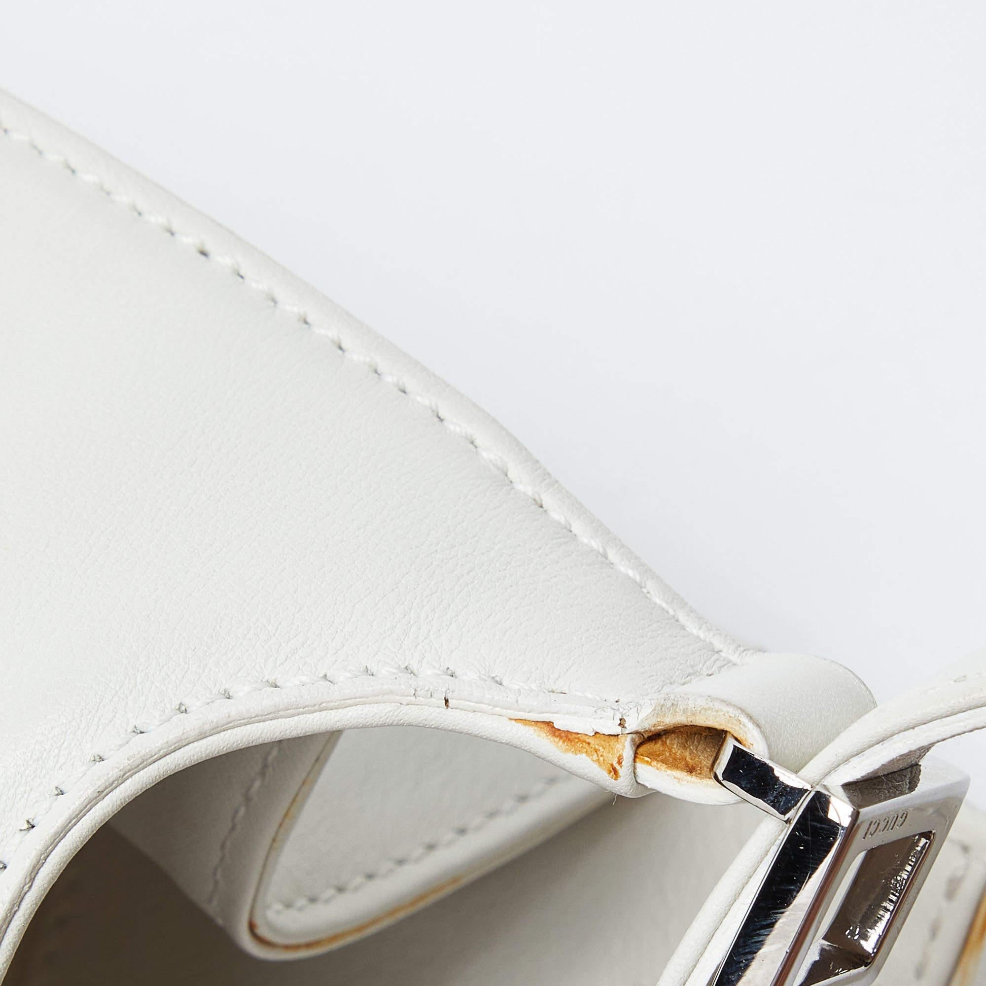Gucci Hobo de piel blanco roto 1