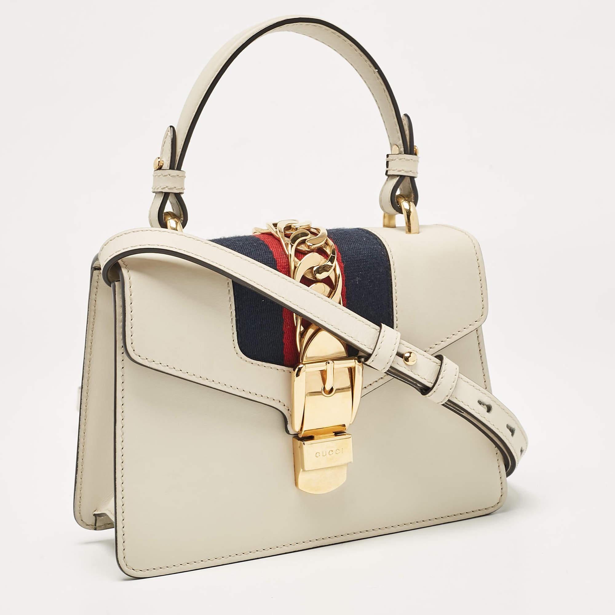 Gucci Off White Leather Mini Sylvie Top Handle Bag In Good Condition In Dubai, Al Qouz 2