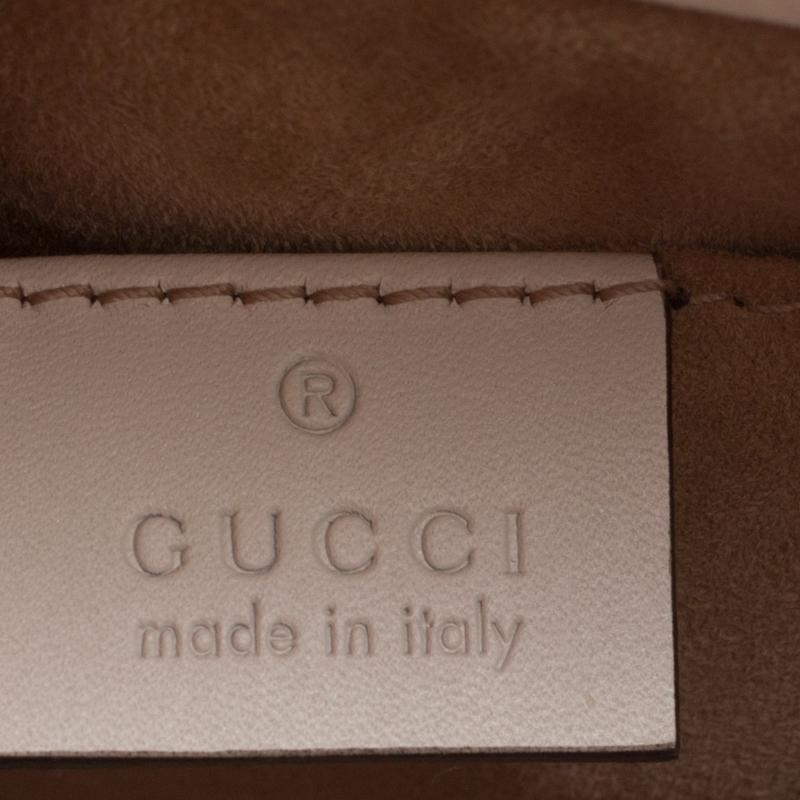 Gucci Off White Leather Mini Sylvie Top Handle Bag In Good Condition In Dubai, Al Qouz 2