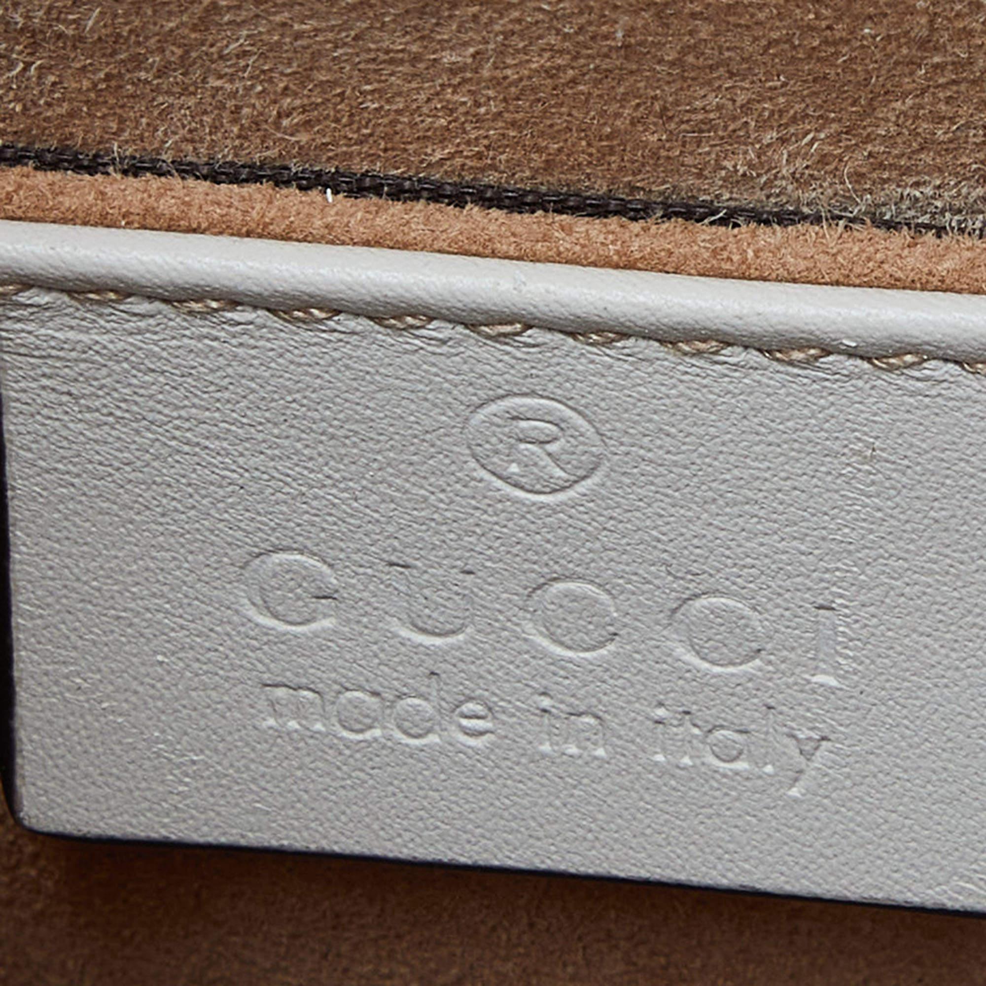 Gucci Off White Leather Mini Web Chain Sylvie Crossbody Bag For Sale 7