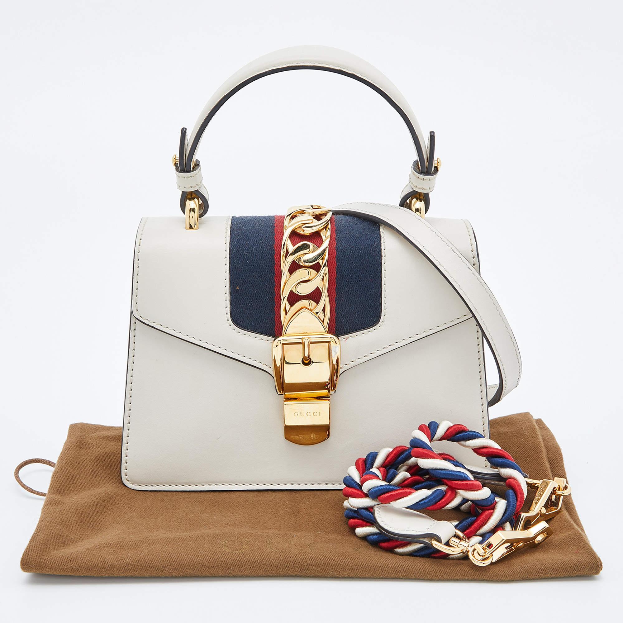 Gucci Mini Web Sylvie Top Handle Bag aus cremefarbenem Leder im Angebot 10