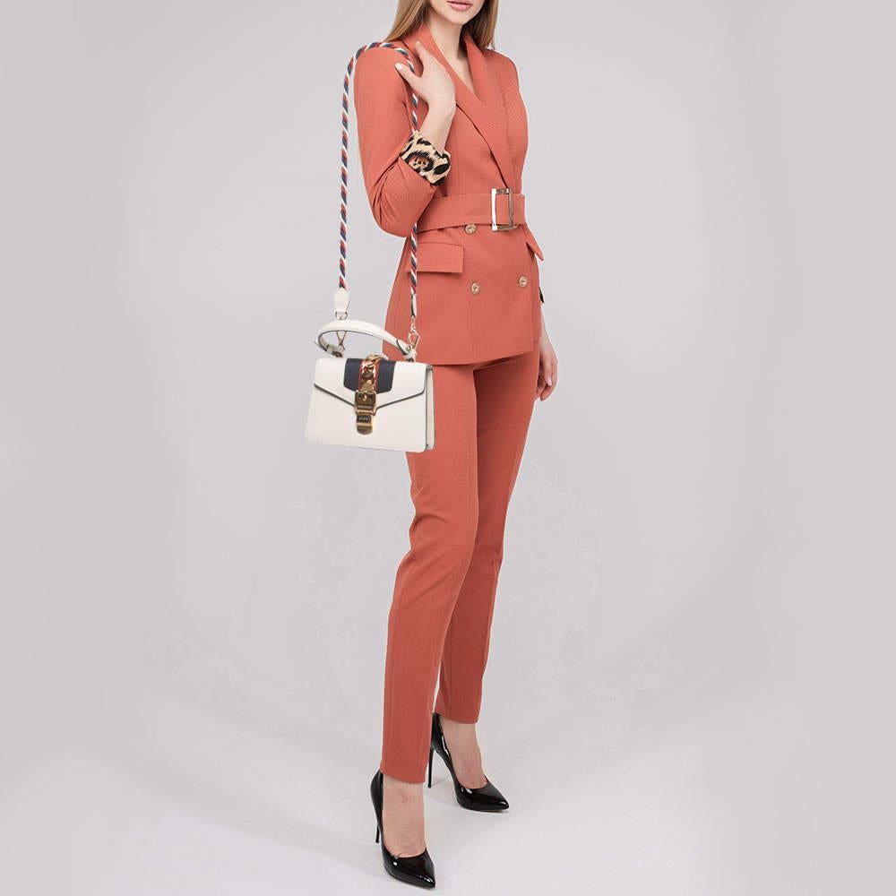Gucci Off White Leather Mini Web Sylvie Top Handle Bag In New Condition In Dubai, Al Qouz 2