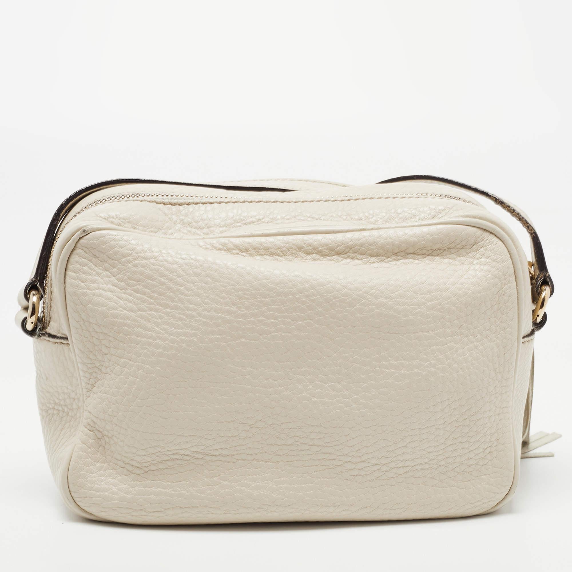 Thoughtful details, high quality, and everyday convenience mark this designer bag for women by Gucci. The bag is sewn with skill to deliver a refined look and an impeccable finish.

Includes: Brand Dustbag


